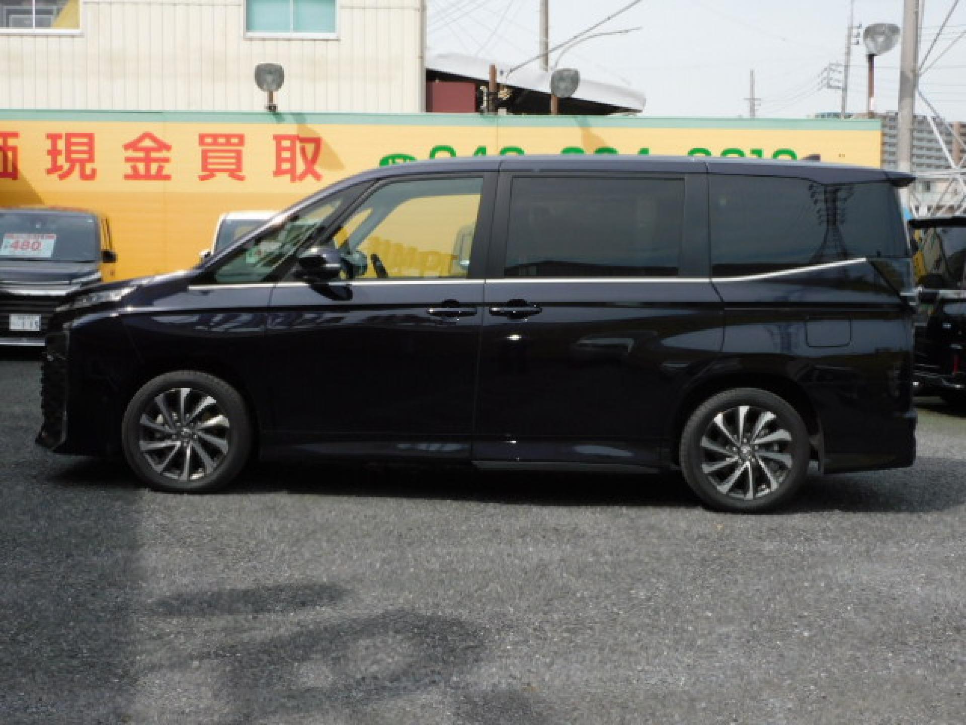 スパークリングブラックパール！ハンズフリーパワースライドドア（※）メーカーオプション快適利便パッケージHigh、ユニバーサルステップ（助手席側）（※）メーカーオプション