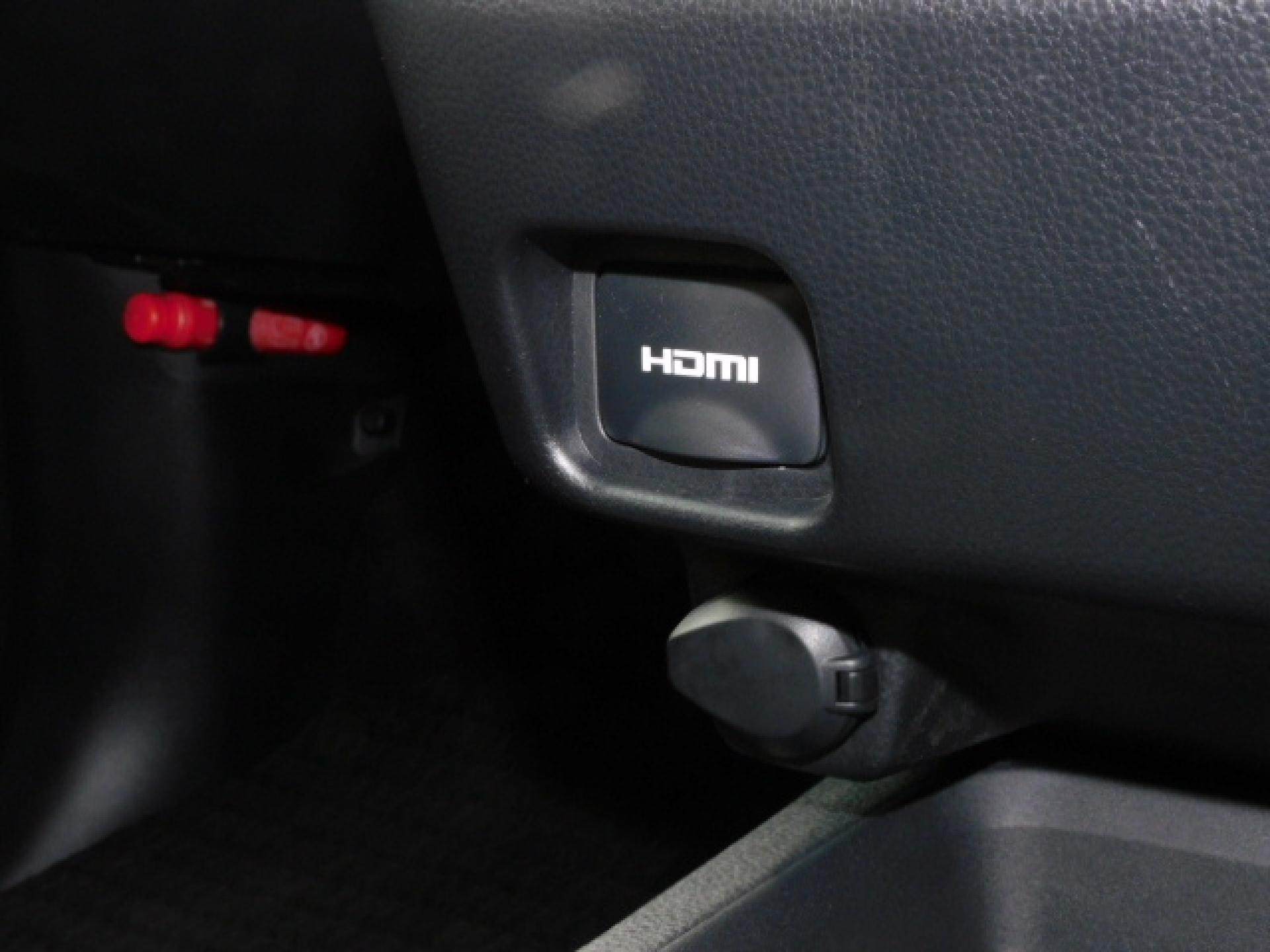 HDMI端子＋アクセサリーソケット（DC12V・120W/1個）