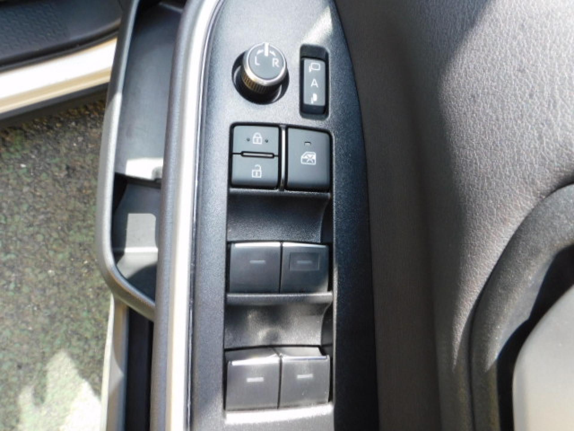 運転席ドアスイッチ