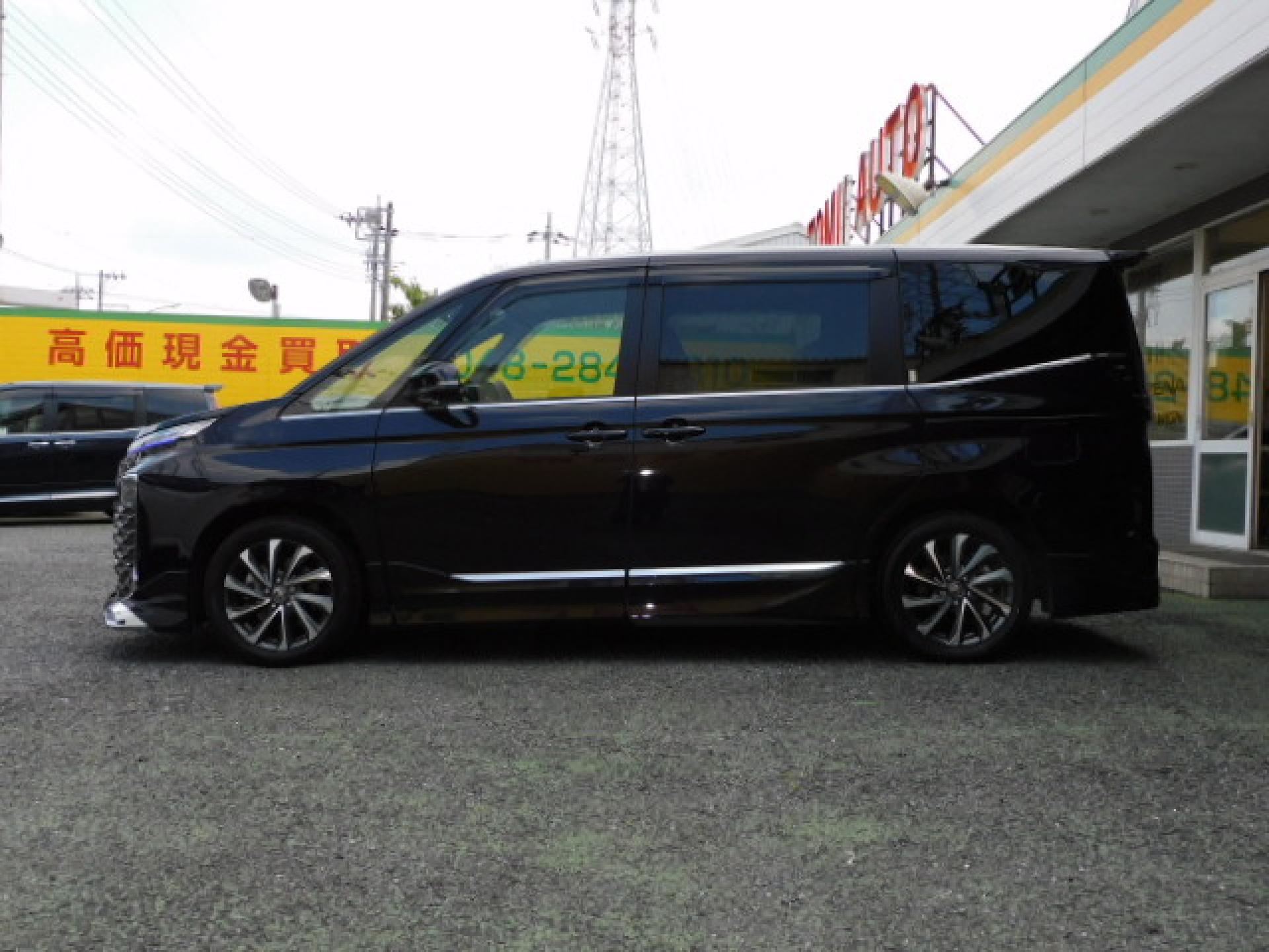 スパークリングブラックパール！ハンズフリーパワースライドドア（※）メーカーオプション快適利便パッケージHigh、ユニバーサルステップ（助手席側）（※）メーカーオプション