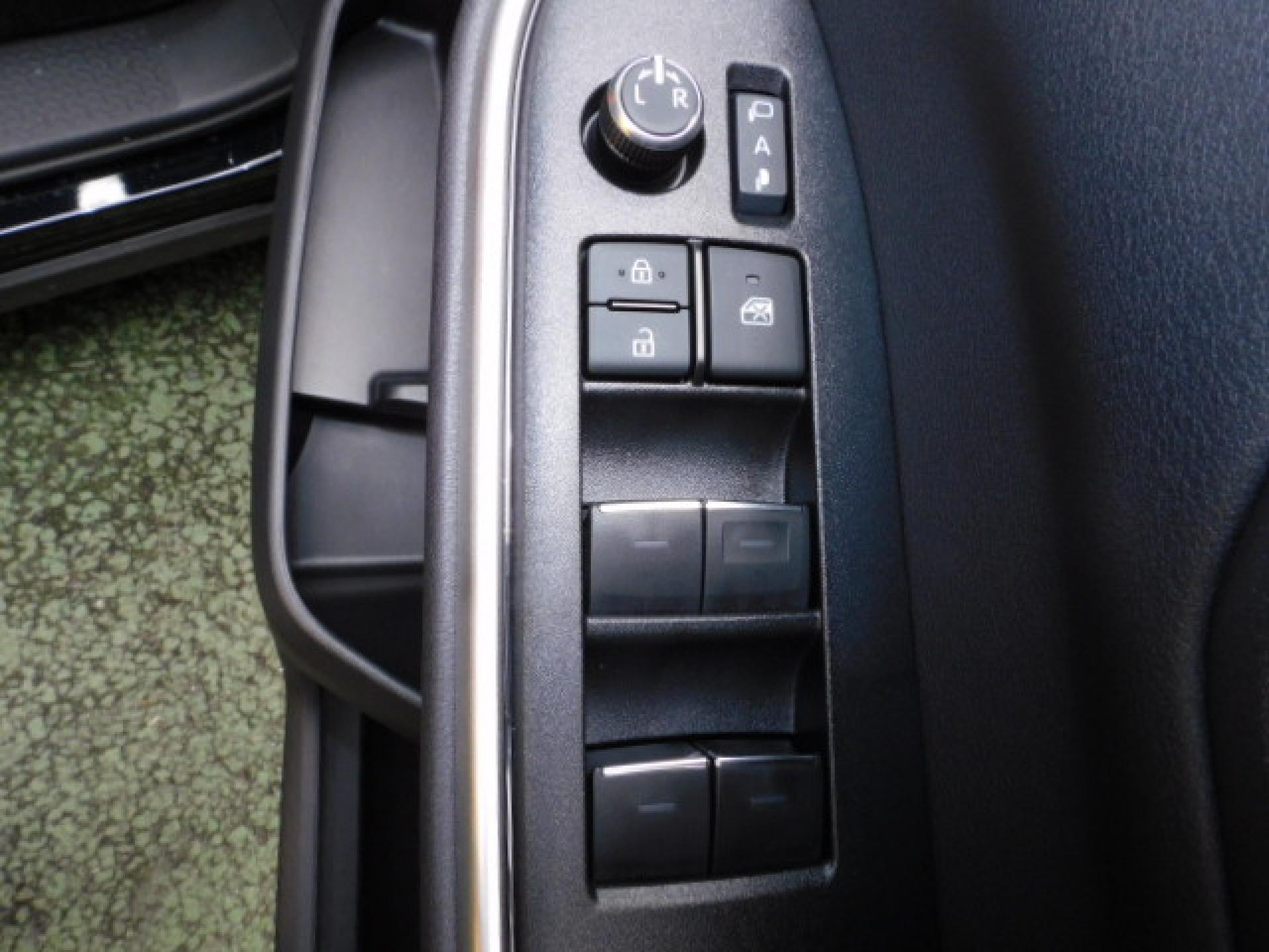 運転席ドアスイッチ