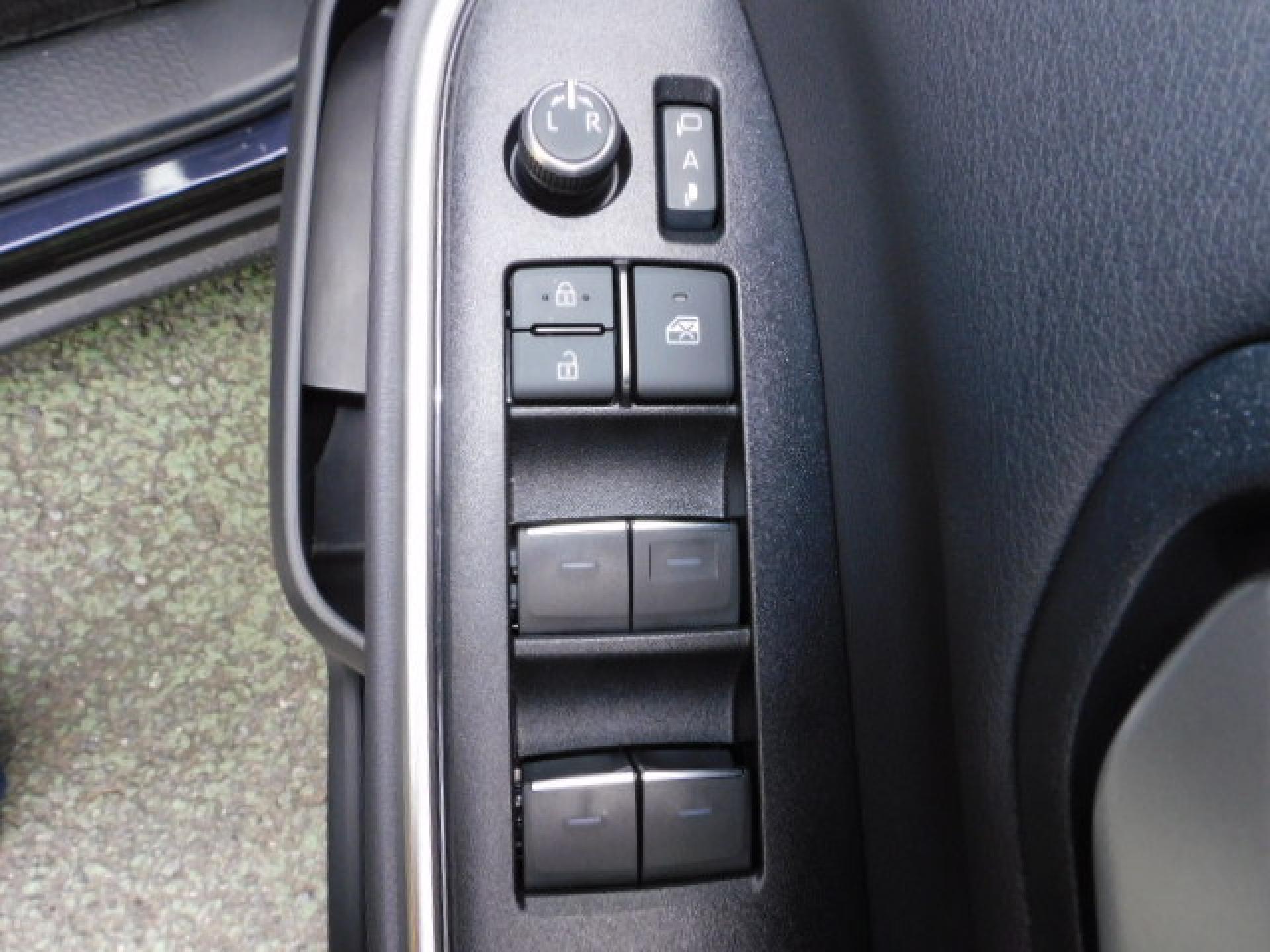運転席ドアスイッチ
