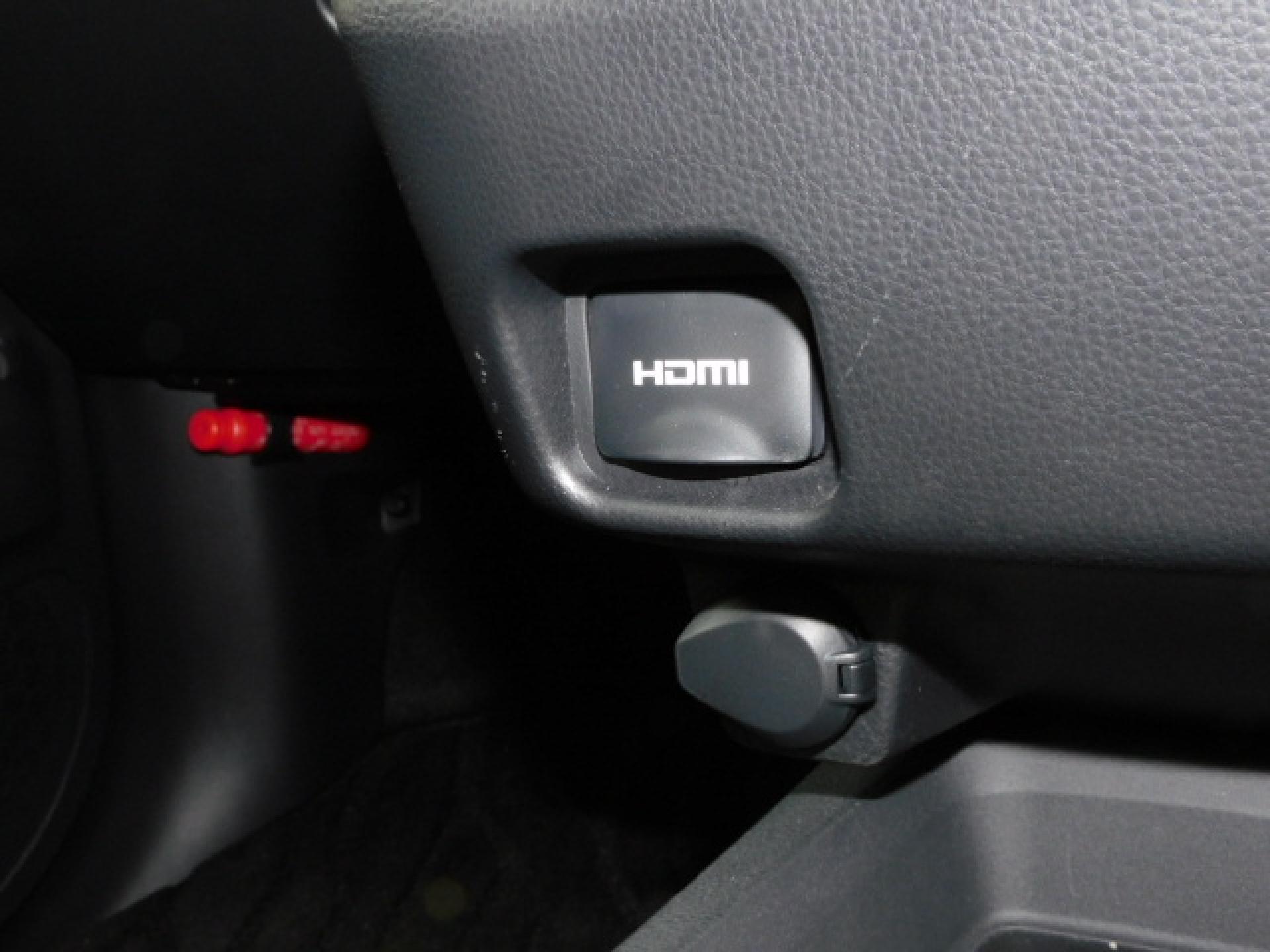 HDMI端子＋アクセサリーソケット（DC12V・120W/1個）