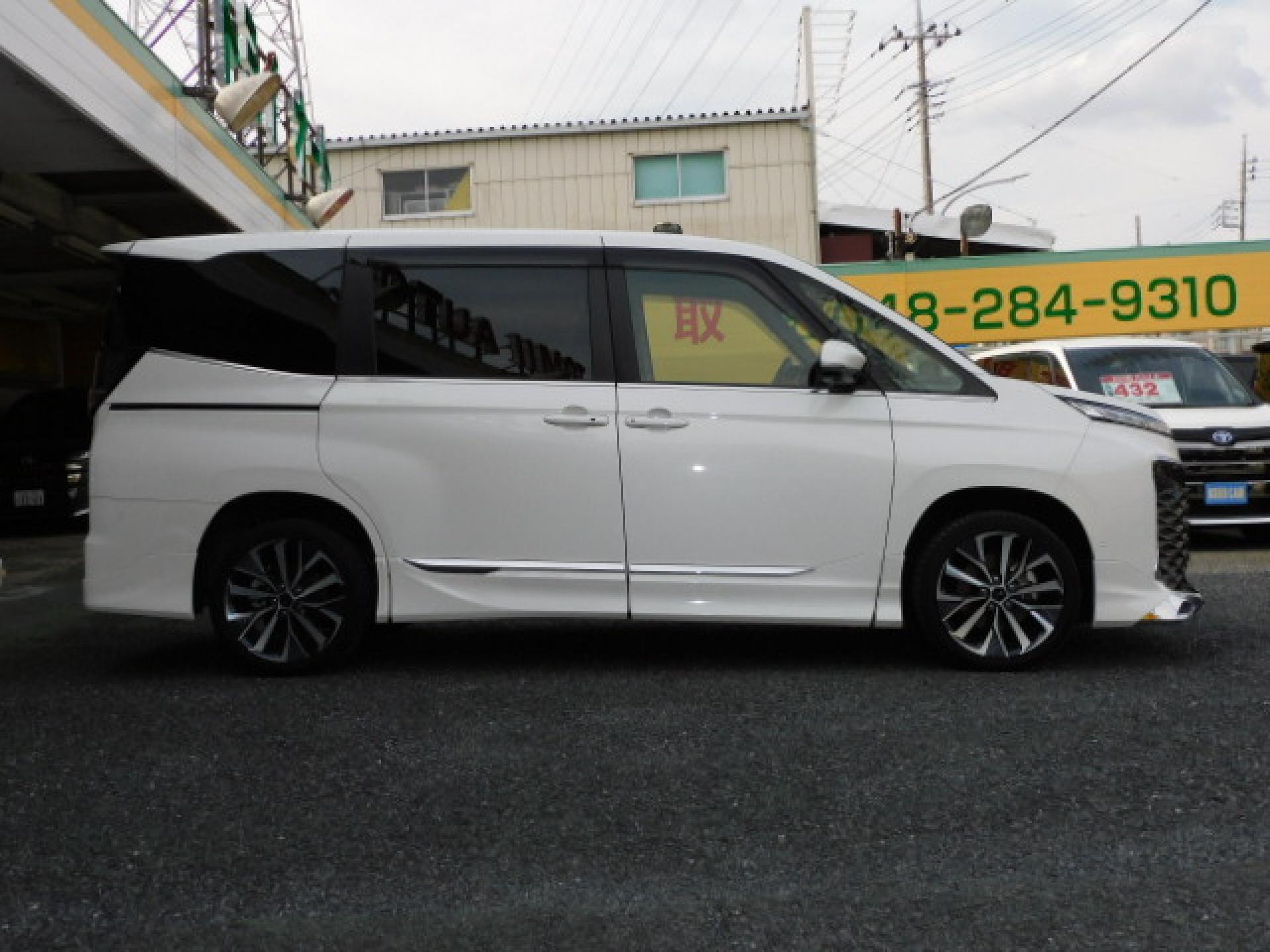 5年　ヴォクシーHV　S-Z　E-Four 4WD　モデリスタエアロ＆モデリスタ18インチ　寒冷地仕様　快適利便パッケージHigh＆トヨタチームメイト！！