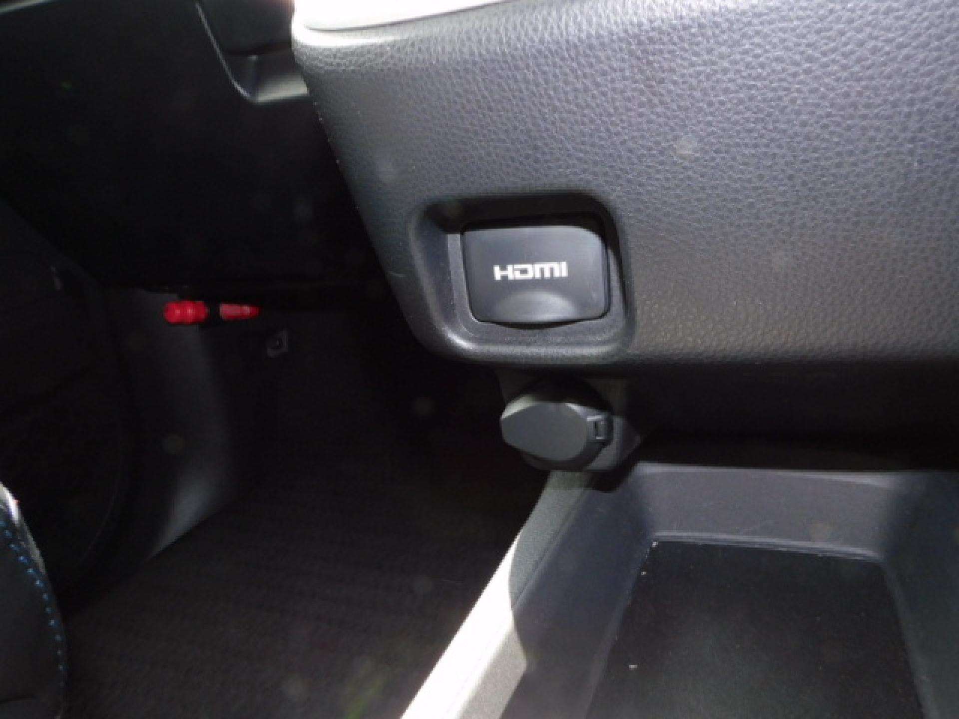HDMI端子＋アクセサリーソケット（DC12V・120W/1個）