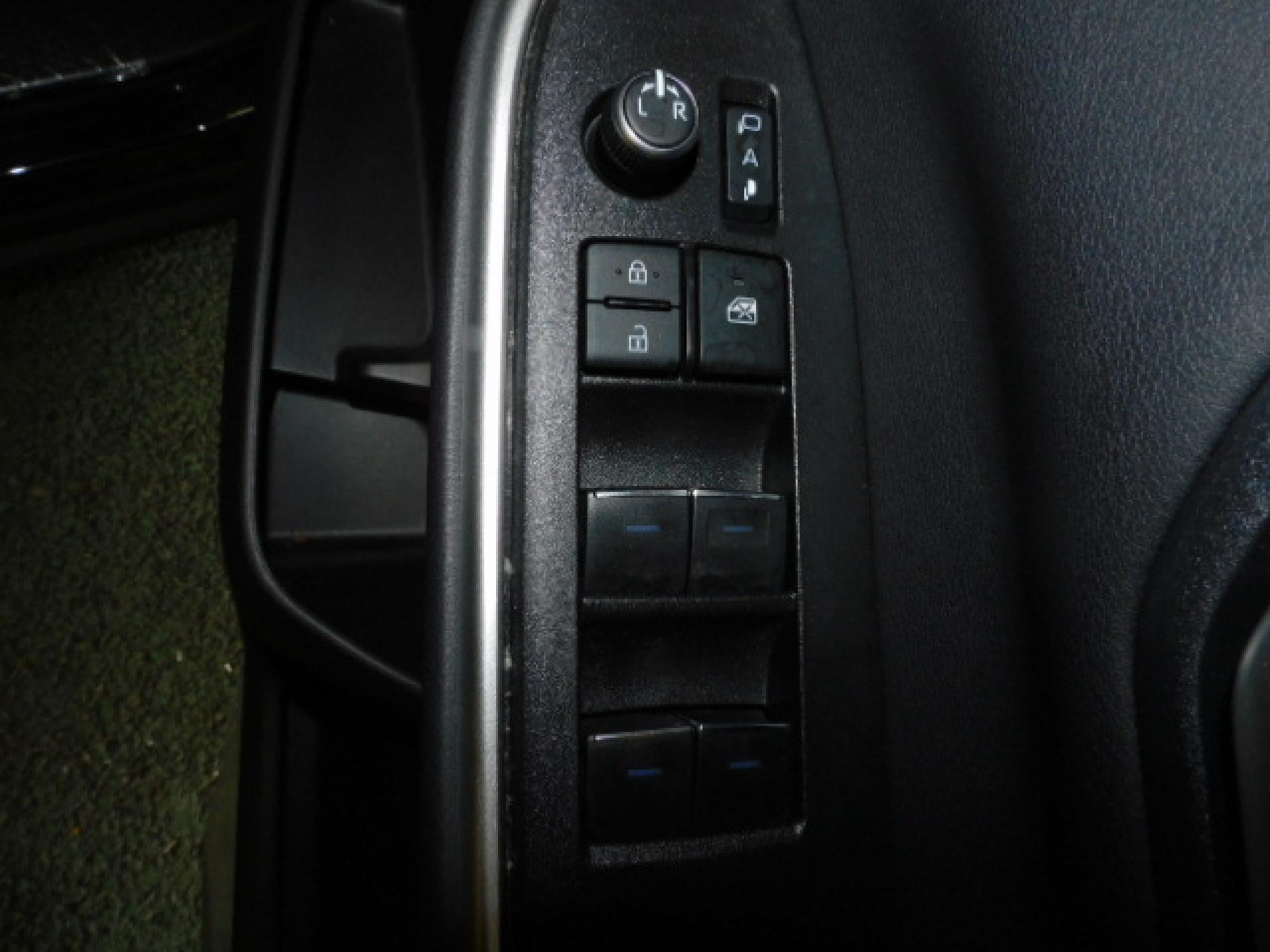 運転席ドアスイッチ