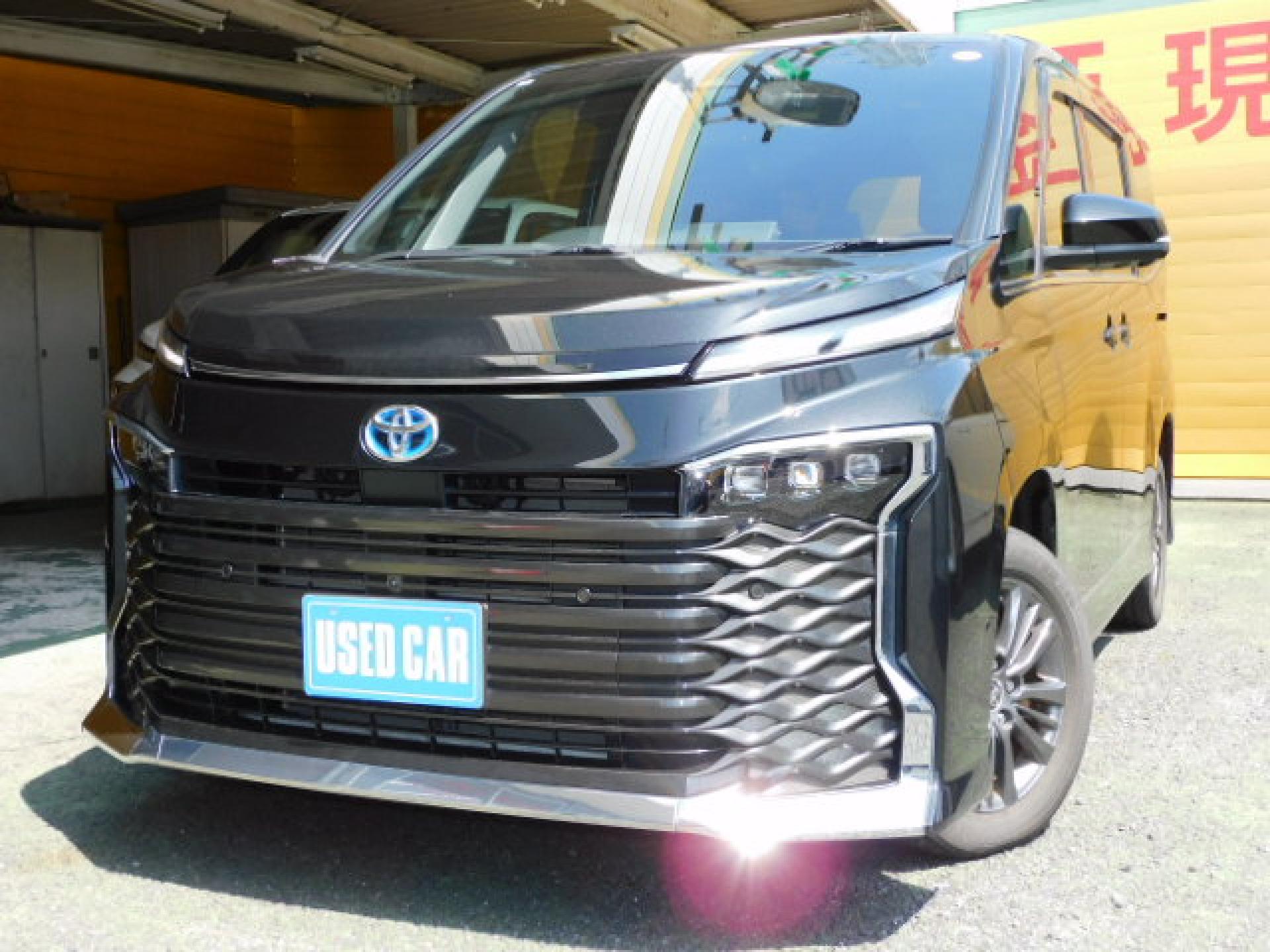 メーカーオプション多数の最上グレード【HV　S-Z　E-Four 4WD　寒冷地仕様】です！！