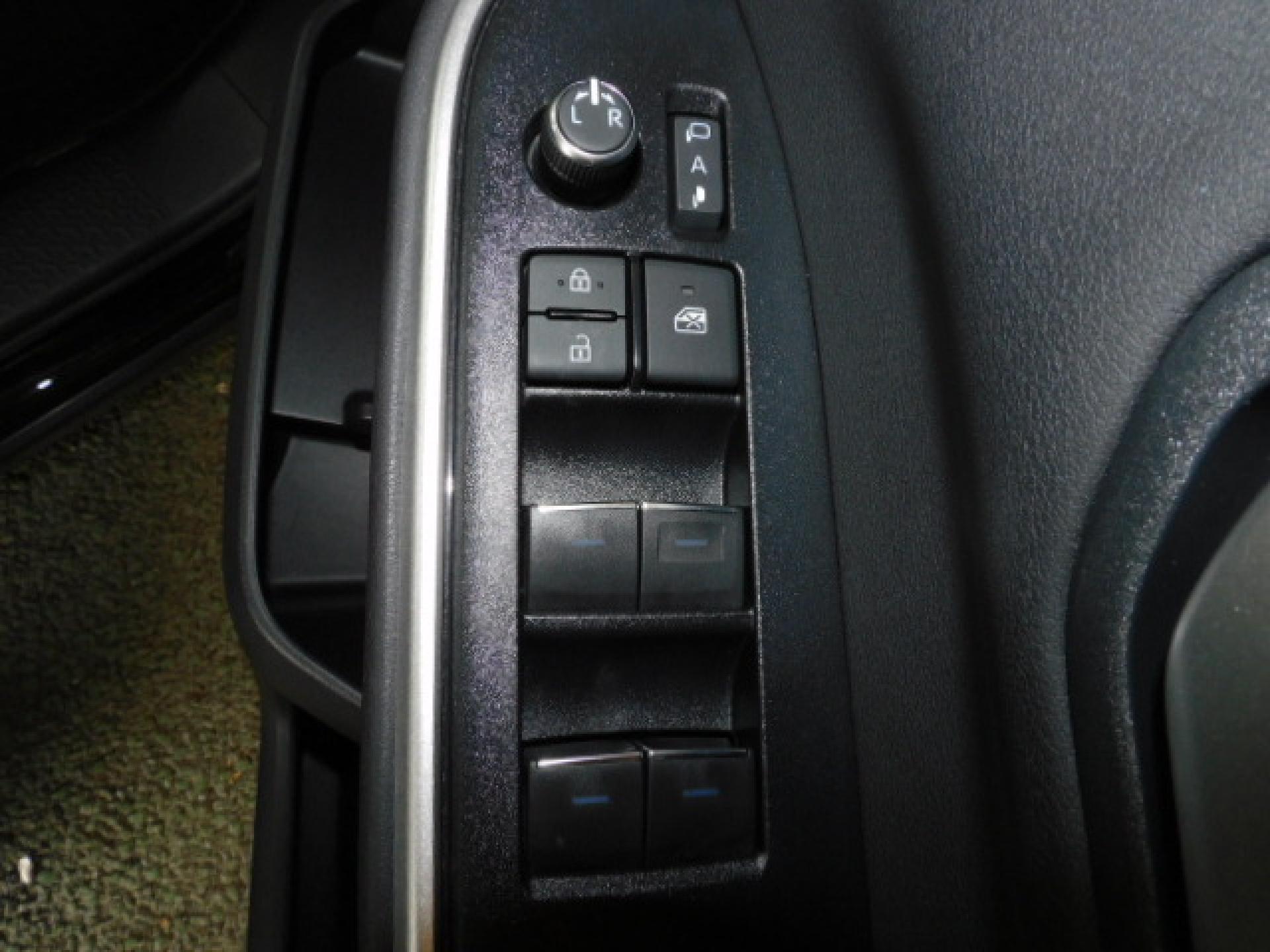 運転席ドアスイッチ