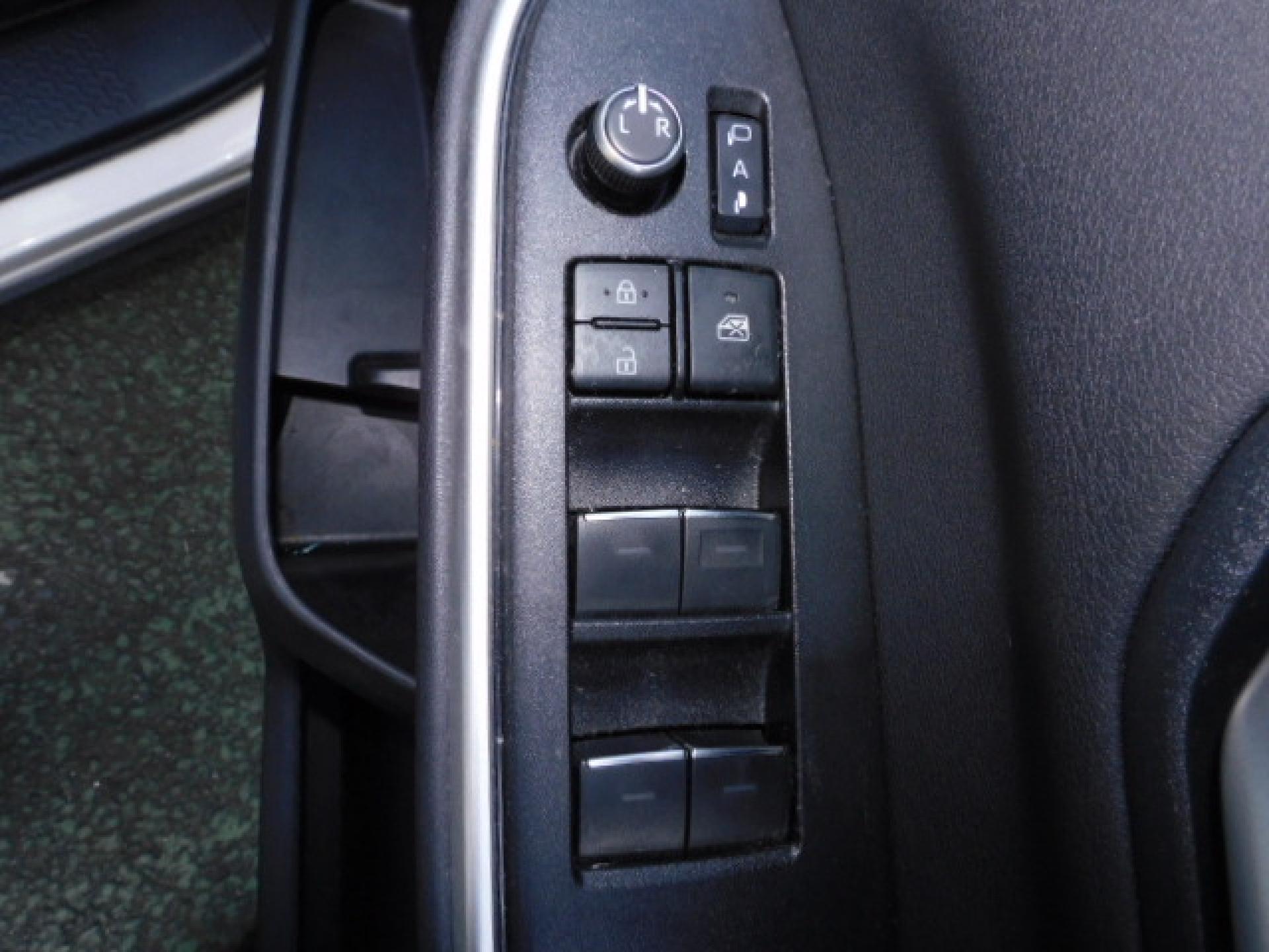 運転席ドアスイッチ