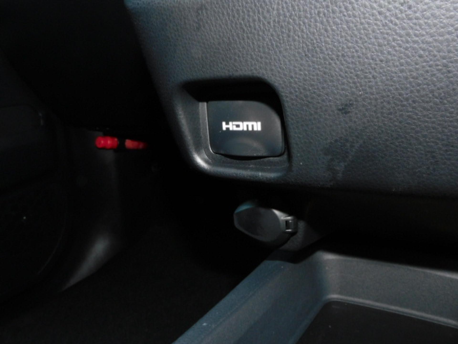 HDMI端子＋アクセサリーソケット（DC12V・120W/1個）