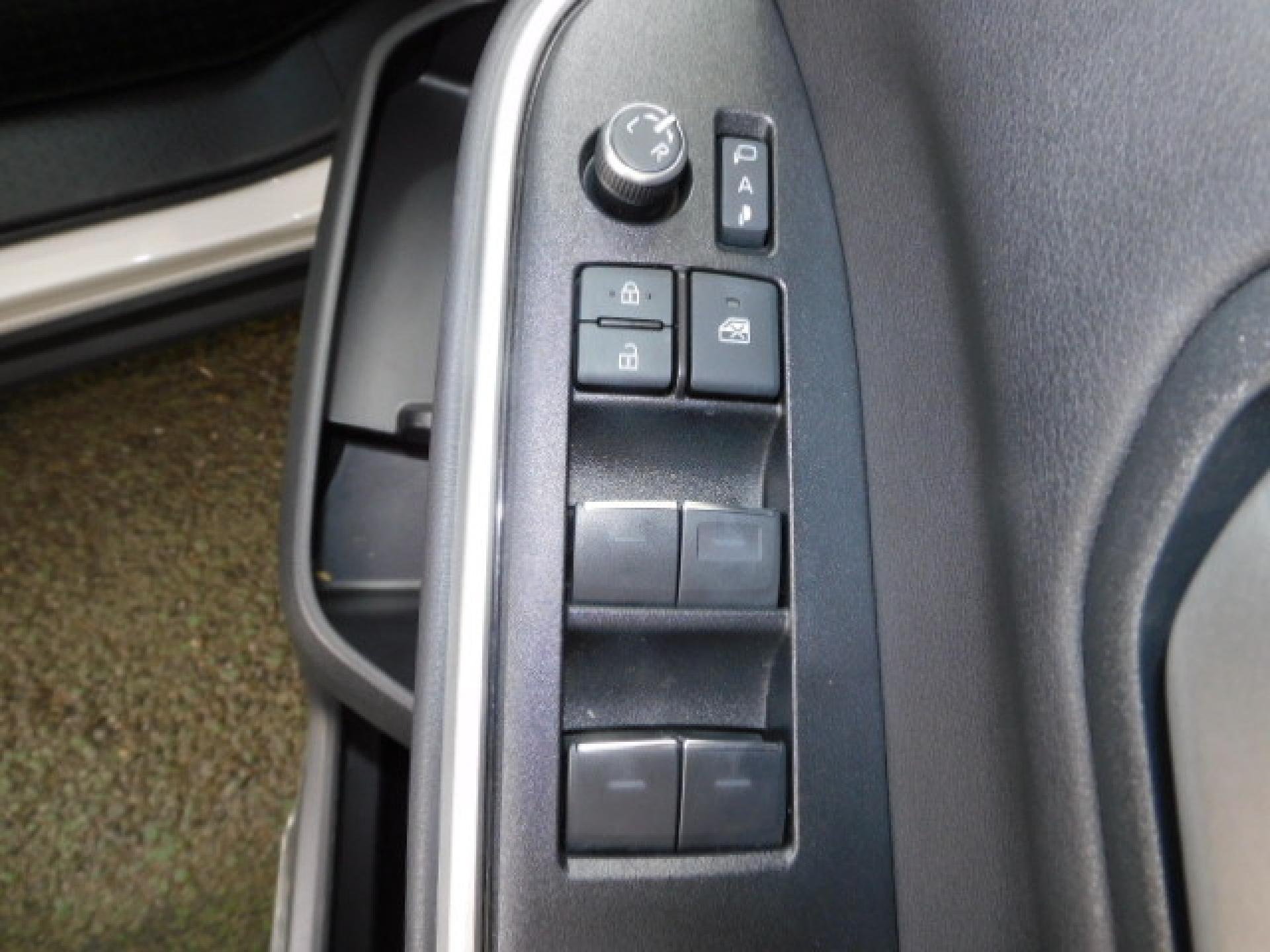 運転席ドアスイッチ