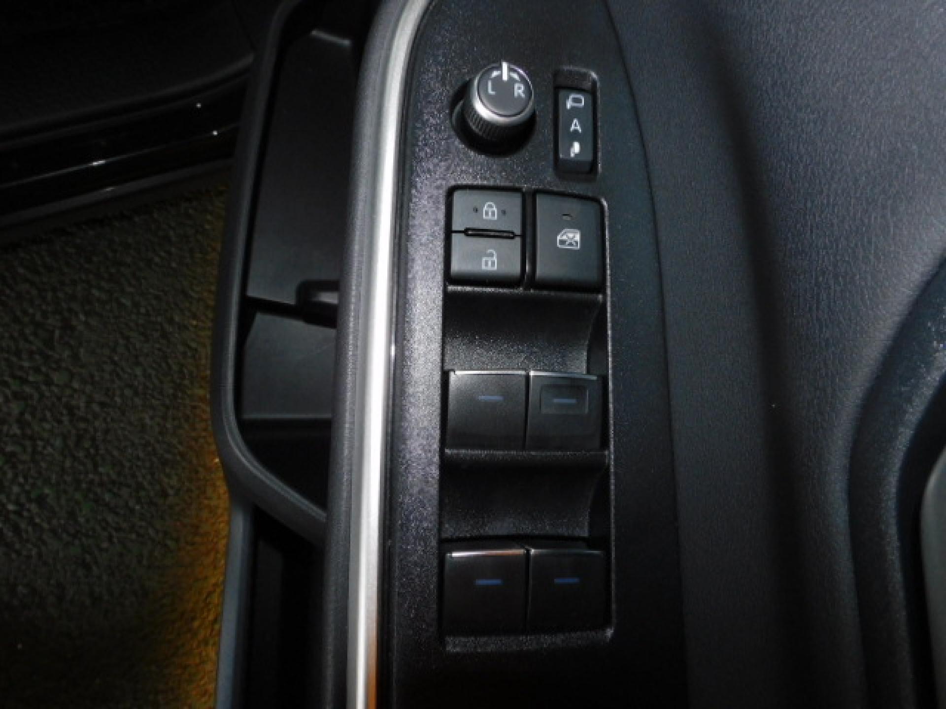 運転席ドアスイッチ