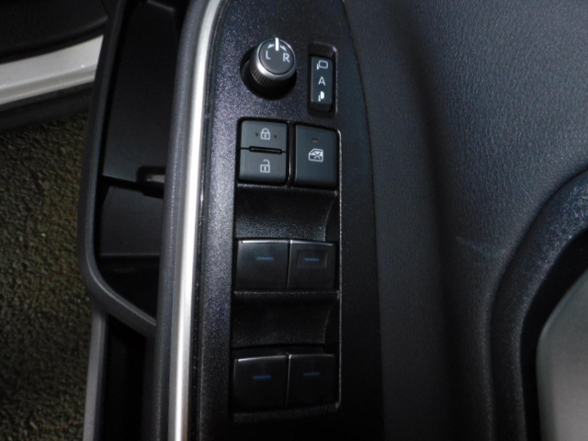 運転席ドアスイッチ