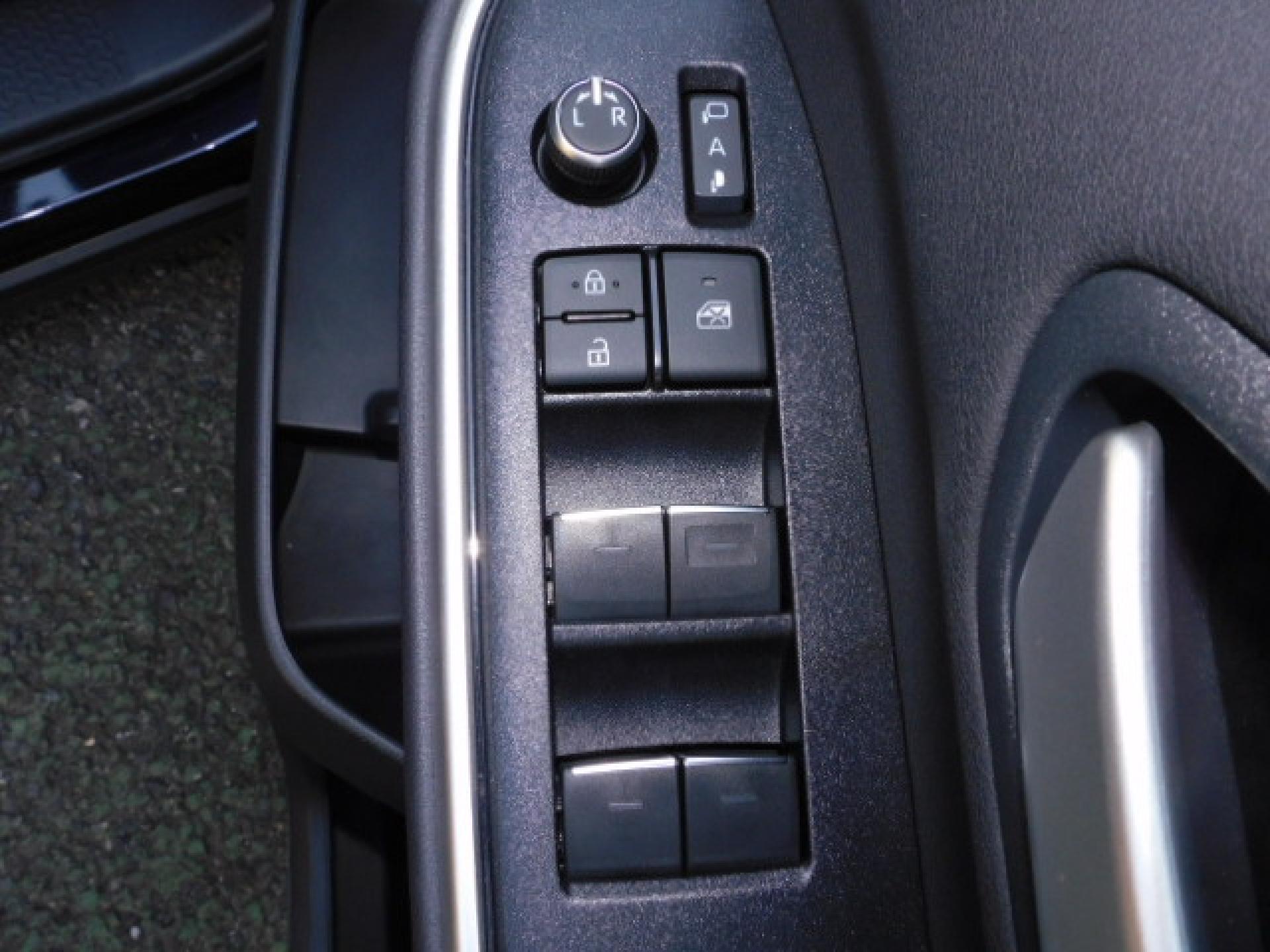 運転席ドアスイッチ