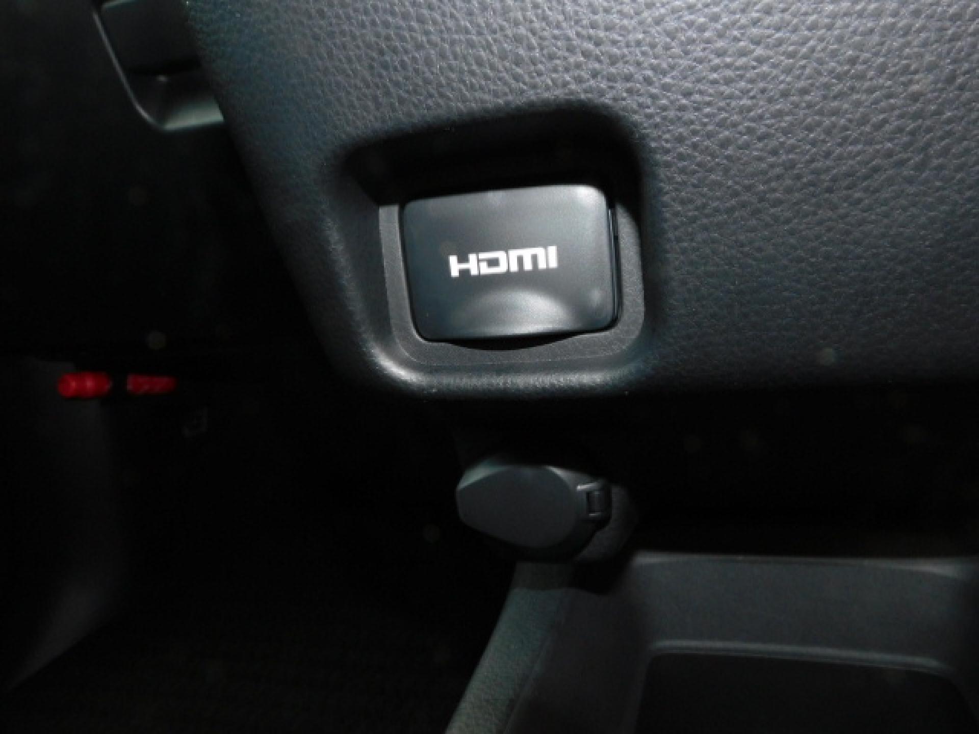 HDMI端子＋アクセサリーソケット（DC12V・120W/1個）