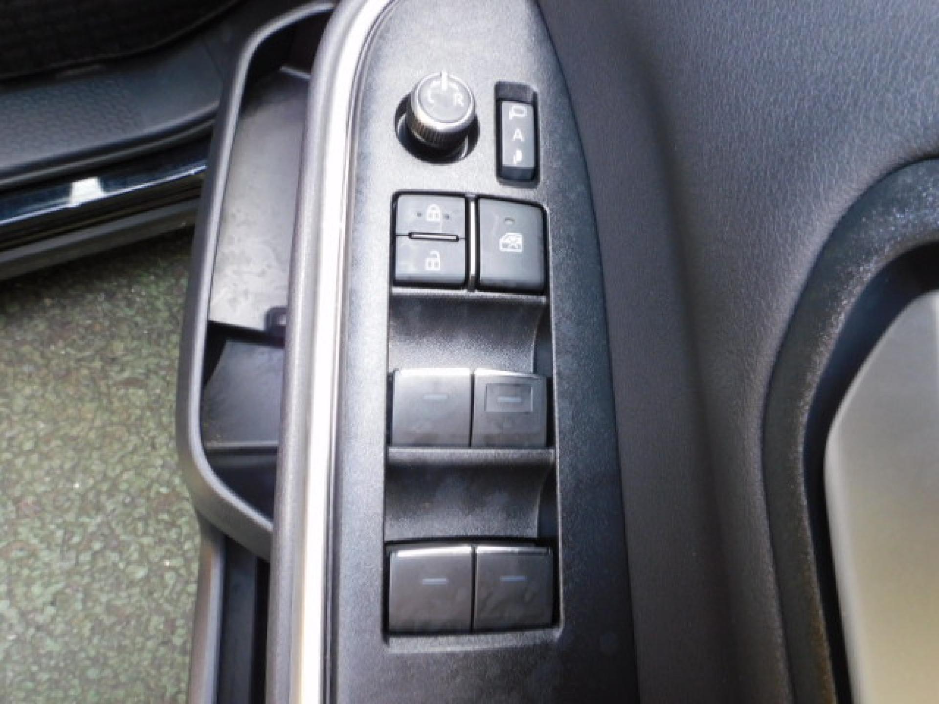 運転席ドアスイッチ