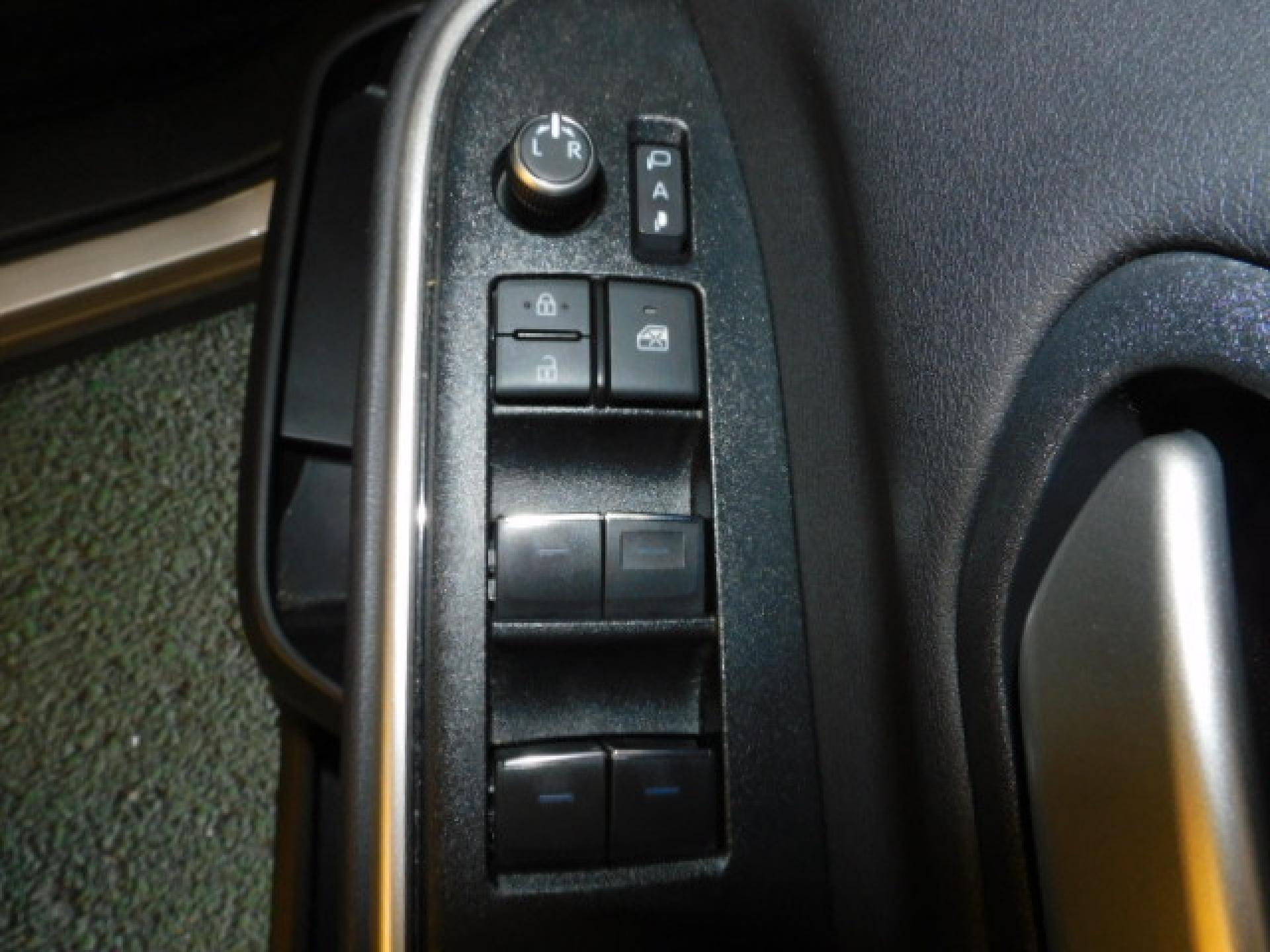 運転席ドアスイッチ
