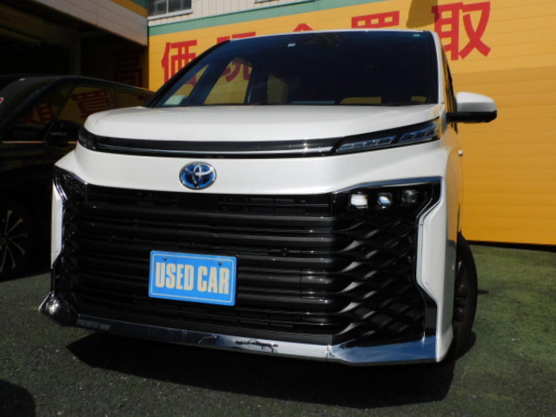 メーカーオプション多数の最上グレード【HV　S-Z　E-Four 4WD　寒冷地仕様】です！！