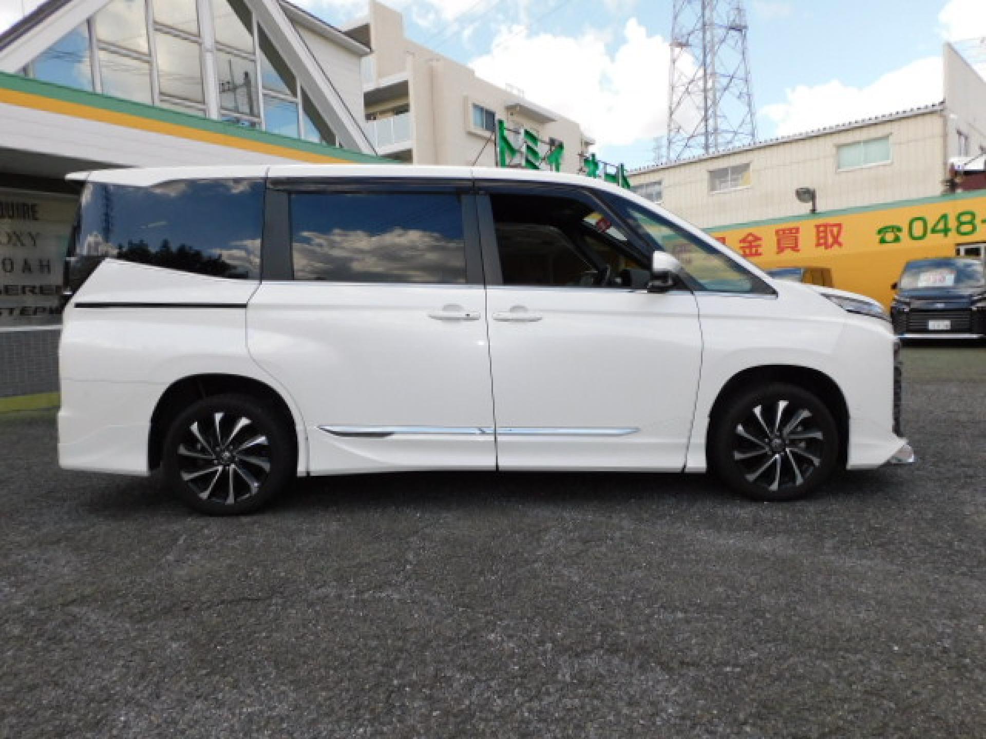 4年　ヴォクシーHV　S-Z　E-Four 4WD　モデリスタエアロ　寒冷地仕様　快適利便パッケージHigh＆トヨタチームメイト！！