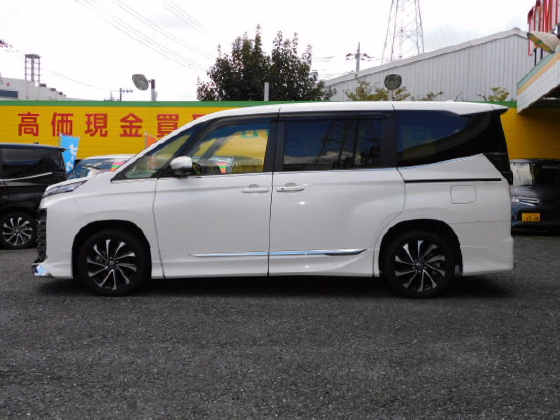 ホワイトパールクリスタルシャイン！ハンズフリーパワースライドドア（※）メーカーオプション快適利便パッケージHigh