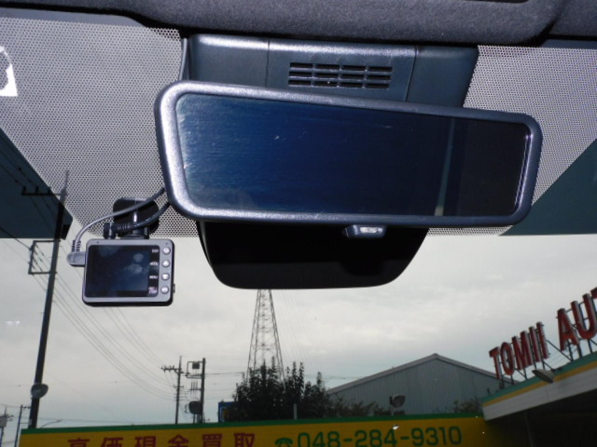 3カメラ（フロント＋リアデュアルカメラ）ドライブレコーダー（ユピテル Y-3000）、デジタルインナーミラー（※）メーカーオプション ドライビングサポートパッケージ