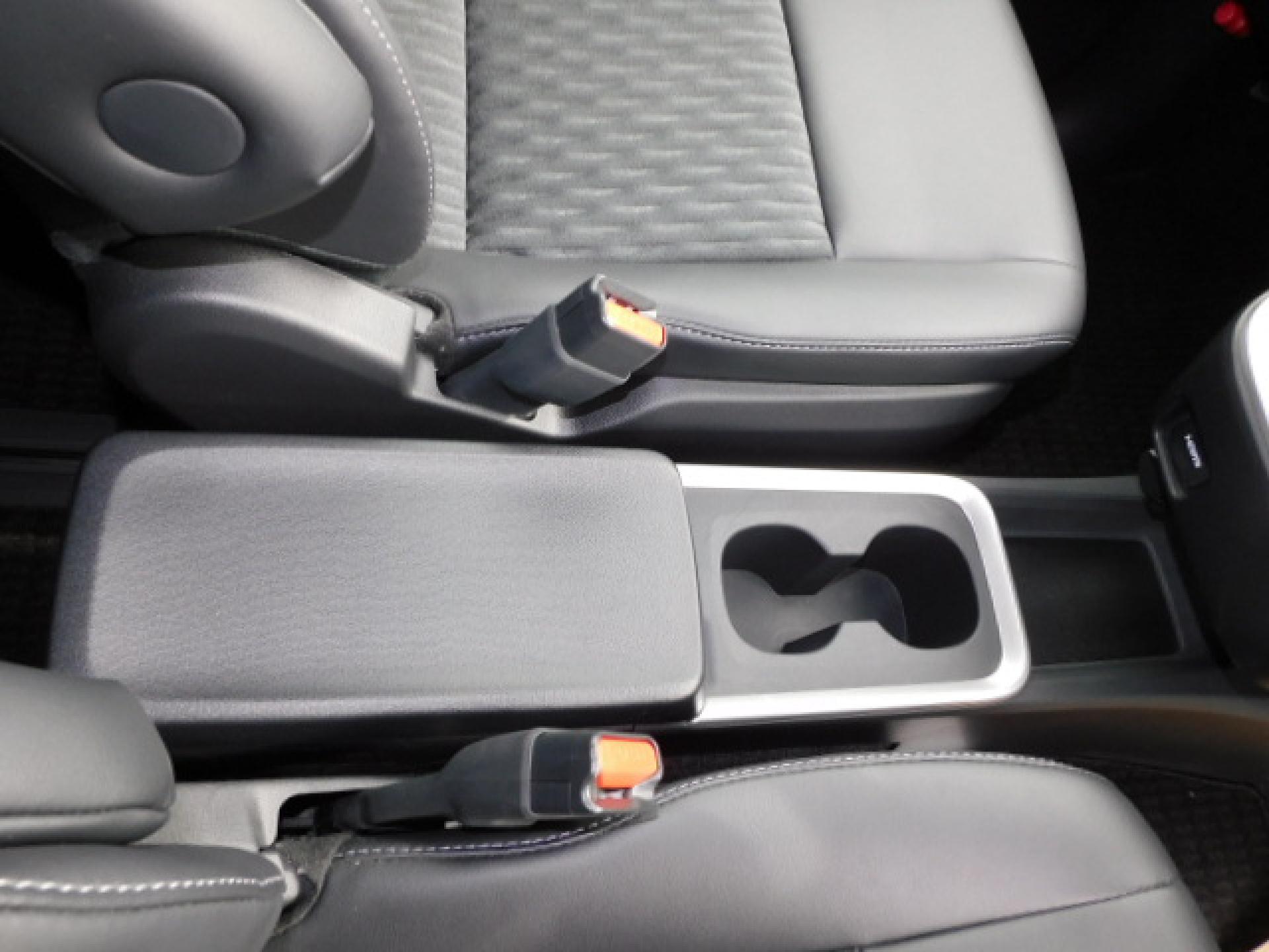 インパネ一体型センターコンソールボックス（アッパートレイ・カップホルダー×2・リアボックス付）