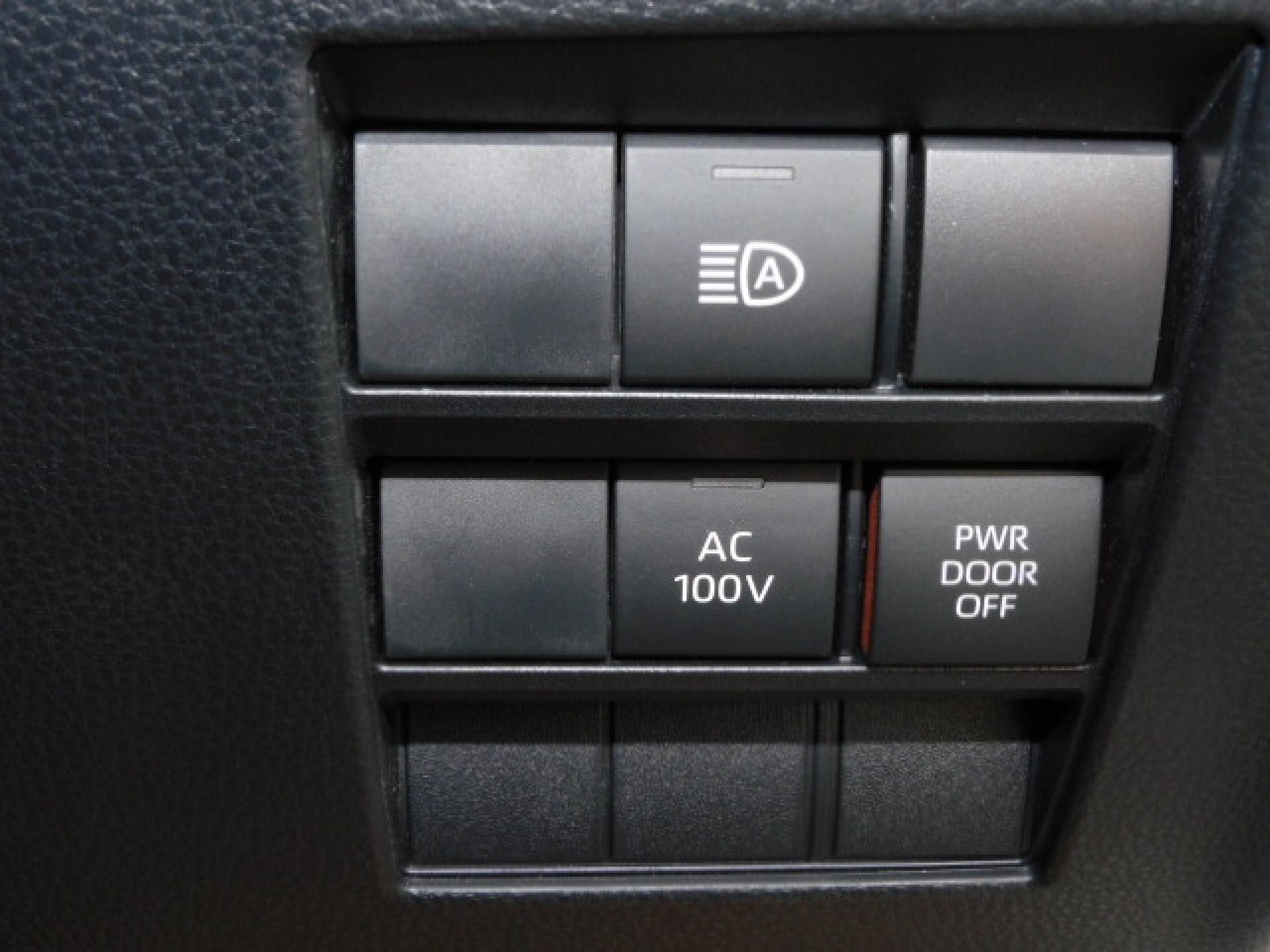 オートマチックハイビーム、AC100V/1500Wメインスイッチ、パワードアメインスイッチ