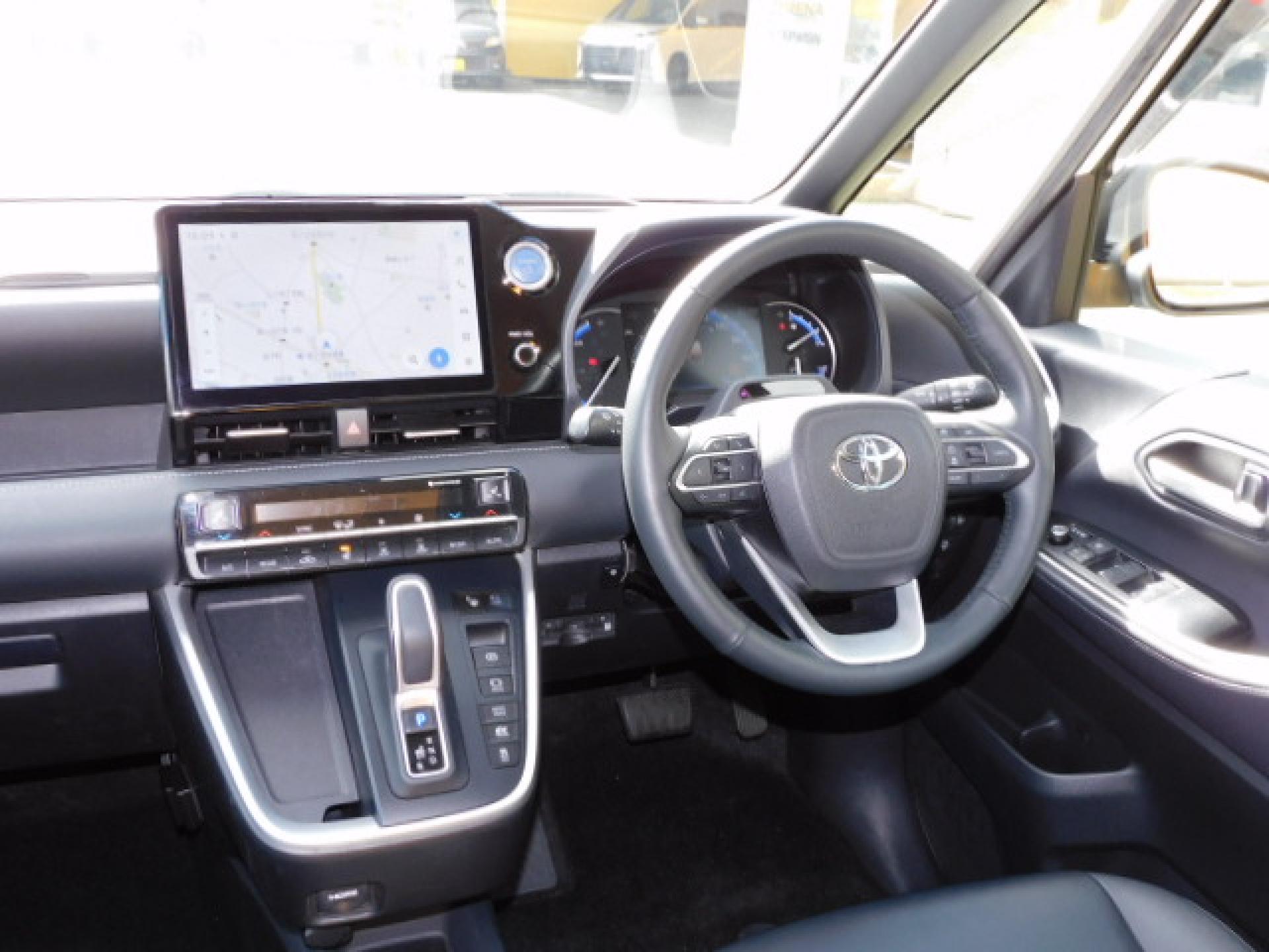 10.5インチディスプレイオーディオPlus&パノラミックビューモニター、カラーヘッドアップディスプレイ+デジタルインナーミラー(※)メーカーオプション ドライビングサポートパッケージ