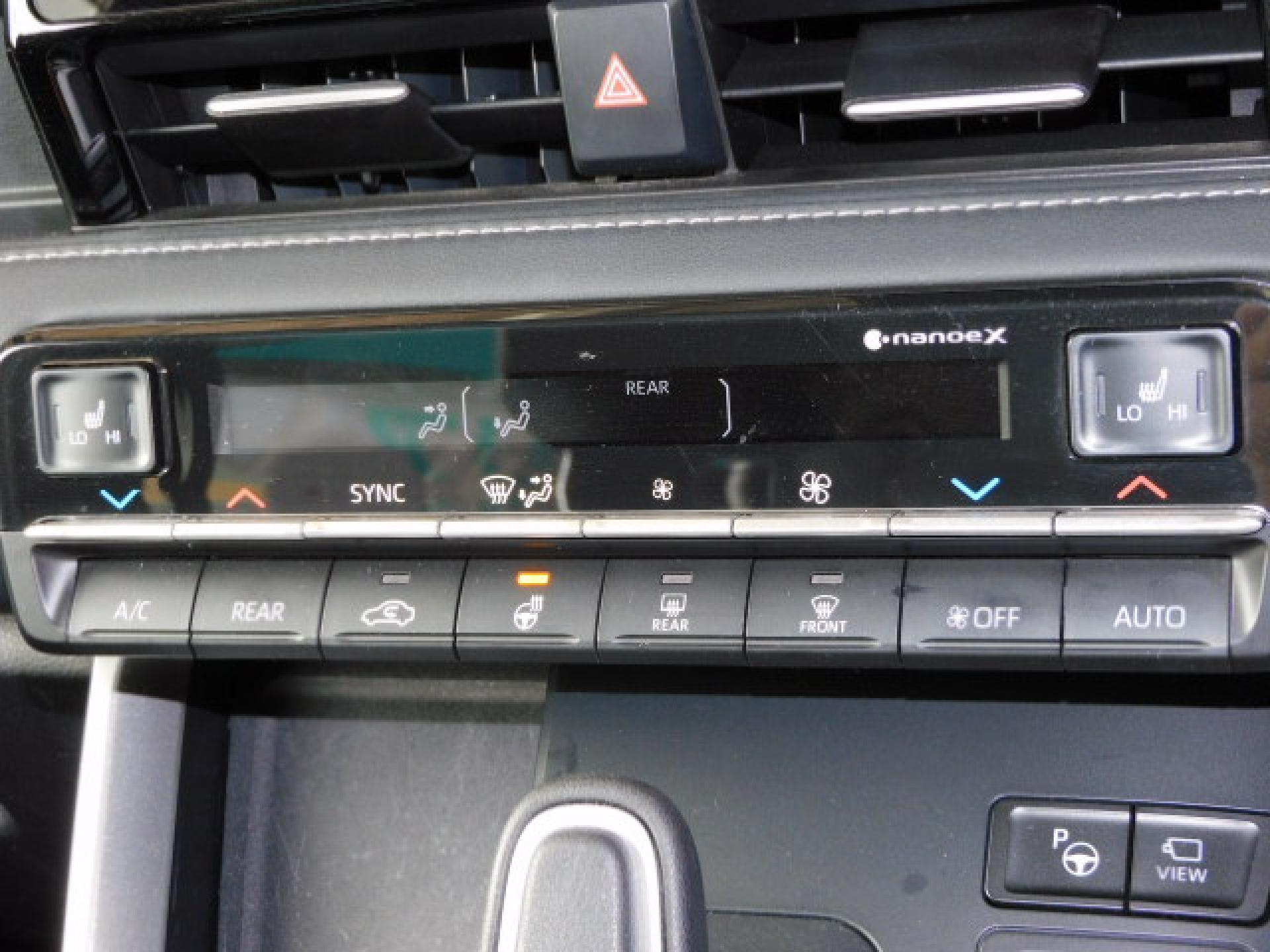 ナノイーX・ステアリングヒーター(※)メーカーオプション快適利便パッケージHigh