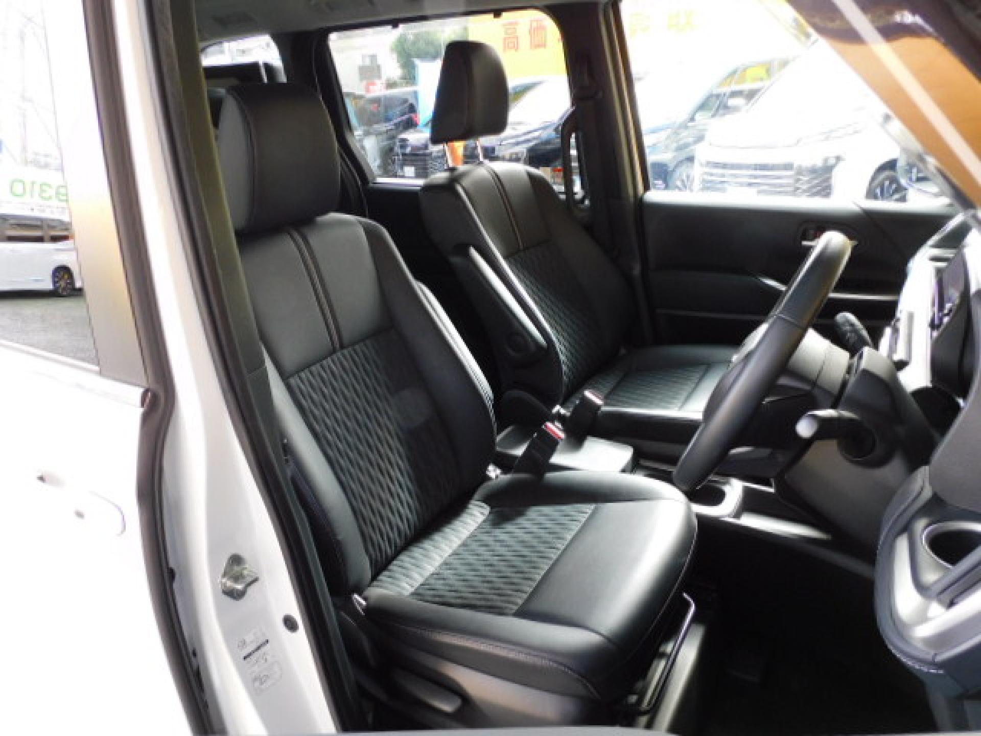 前席+2列目シートヒーター(※)メーカーオプション快適利便パッケージHigh