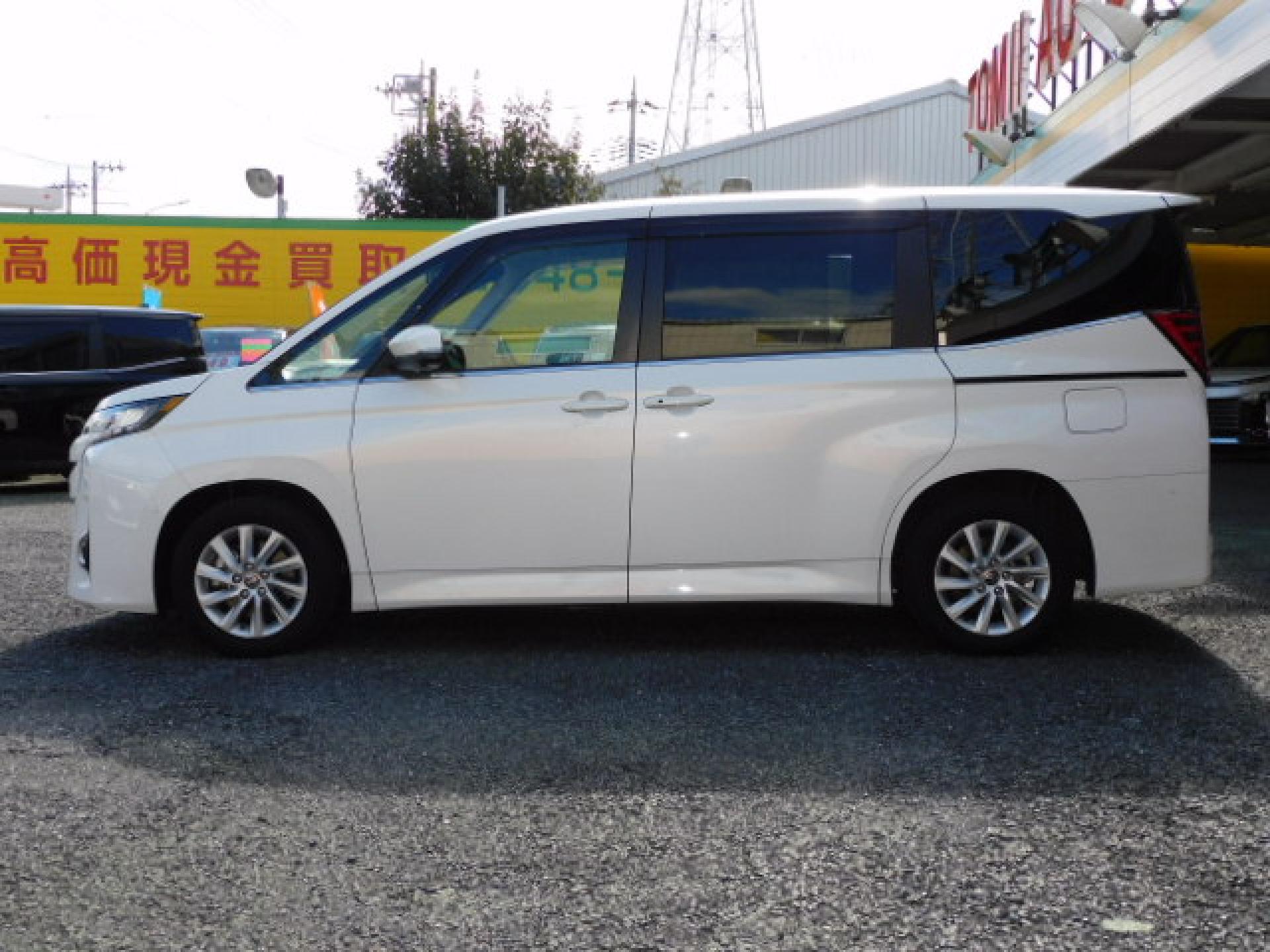 ホワイトパールクリスタルシャイン!ハンズフリーパワースライドドア(※)メーカーオプション快適利便パッケージHigh