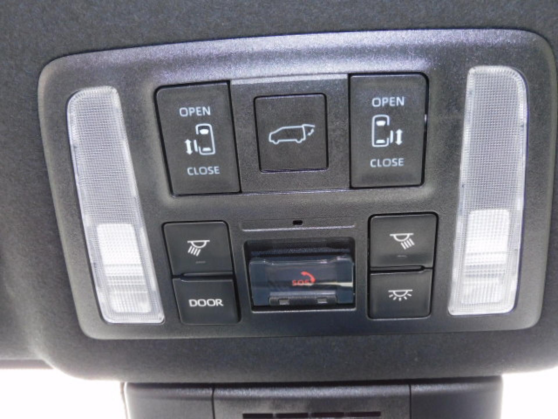 両側パワースライドドア、パワーバックドア(※)メーカーオプション快適利便パッケージHigh、ヘルプネットスイッチ