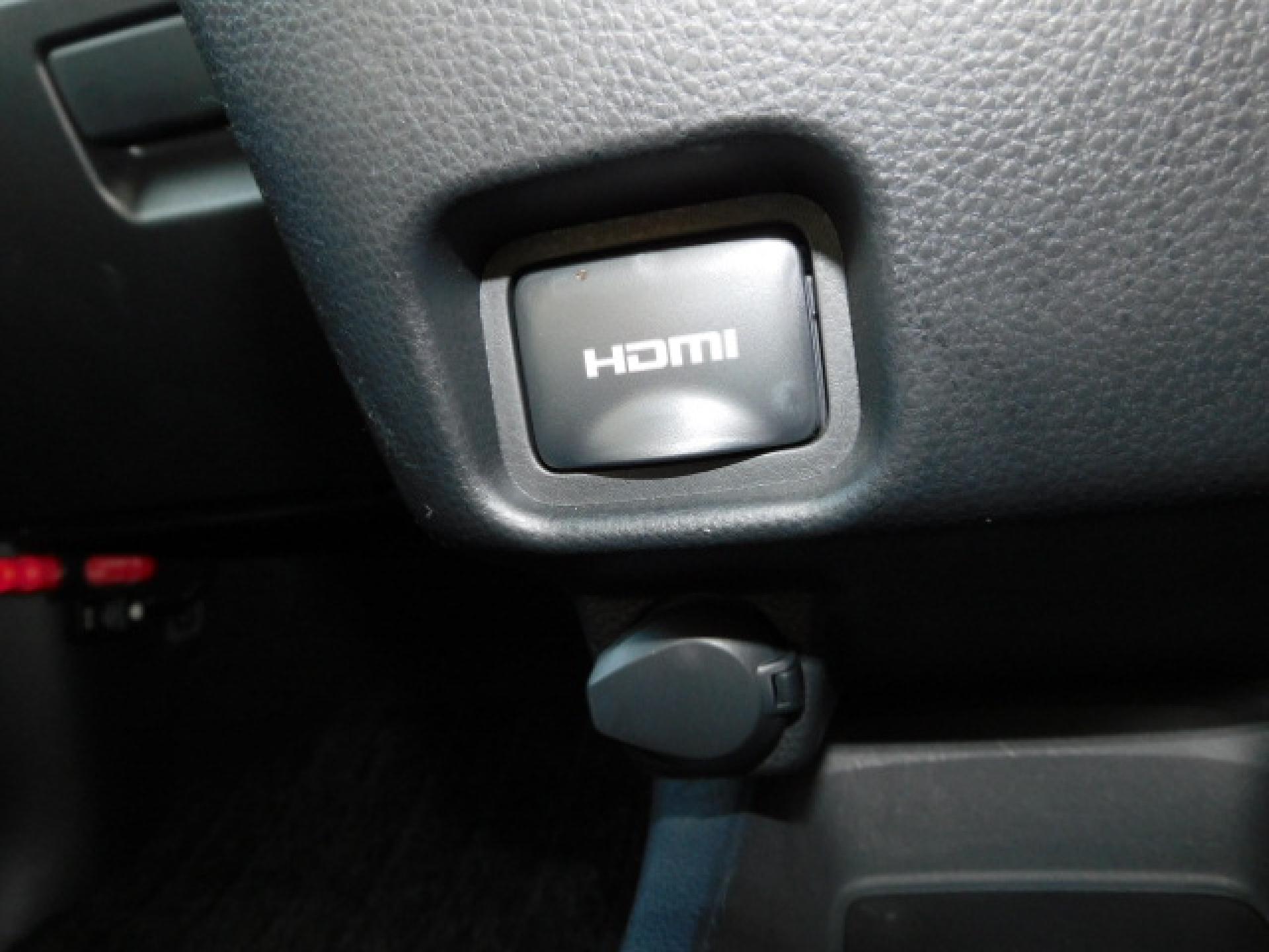 HDMI端子+アクセサリーソケット(DC12V・120W/1個)