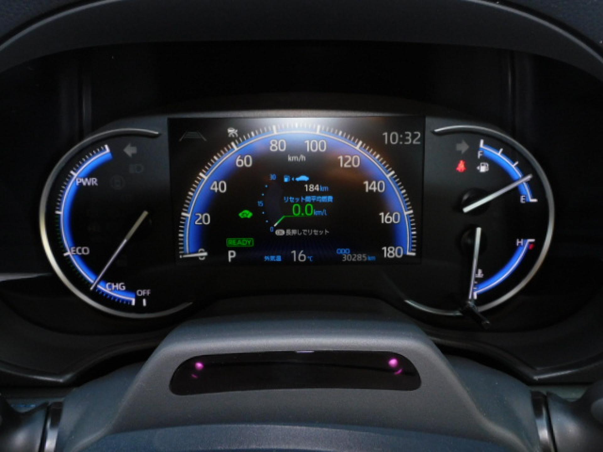 ハイブリッド専用オプティトロンメーター+7インチマルチインフォメーションディスプレイ、ドライバーモニターカメラ(※)メーカーオプション