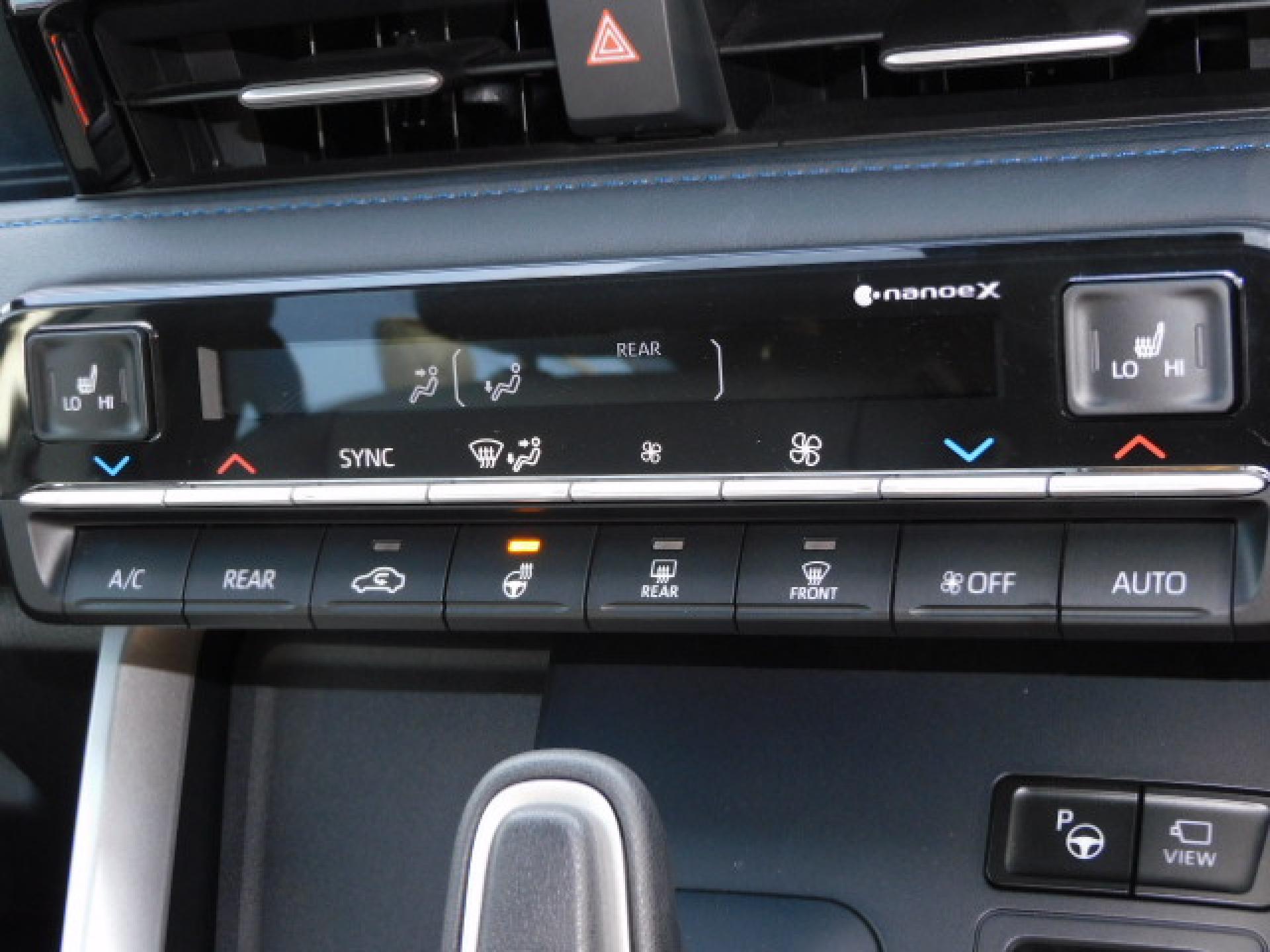 ナノイーX・ステアリングヒーター(※)メーカーオプション快適利便パッケージHigh