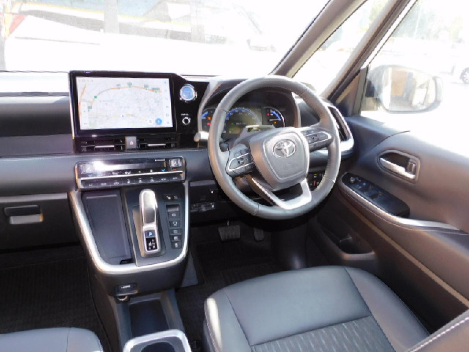 10.5インチディスプレイオーディオPlus＆パノラミックビューモニター、カラーヘッドアップディスプレイ＋デジタルインナーミラー（※）メーカーオプション ドライビングサポートパッケージ