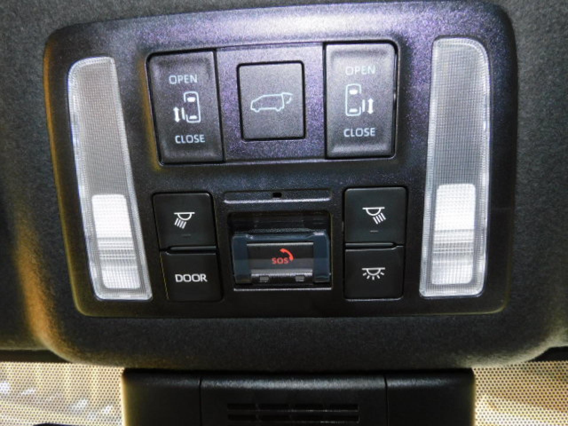 両側パワースライドドア、パワーバックドア（※）メーカーオプション快適利便パッケージHigh、ヘルプネットスイッチ