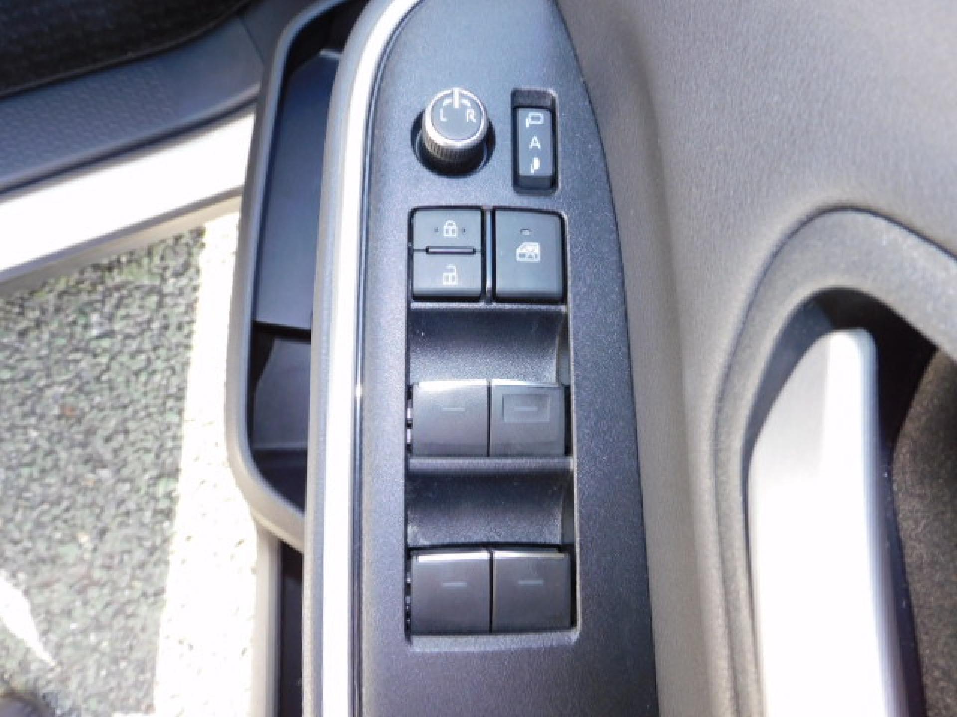 運転席ドアスイッチ