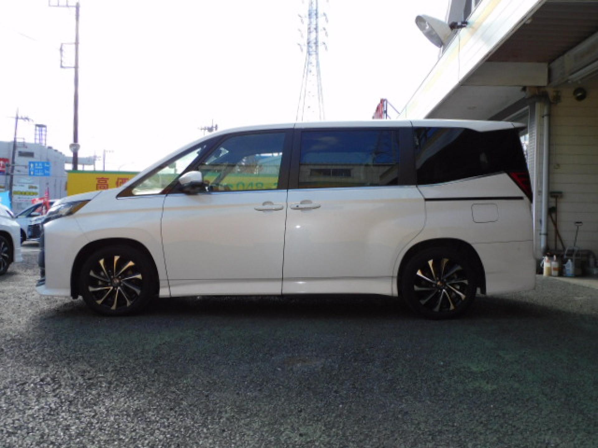 ホワイトパールクリスタルシャイン！ハンズフリーパワースライドドア（※）メーカーオプション快適利便パッケージHigh