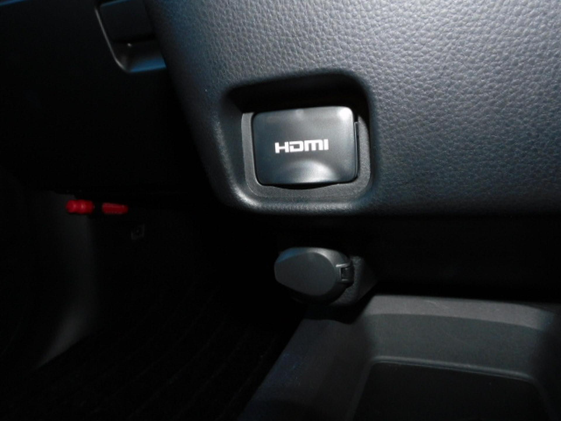 HDMI端子＋アクセサリーソケット（DC12V・120W/1個）