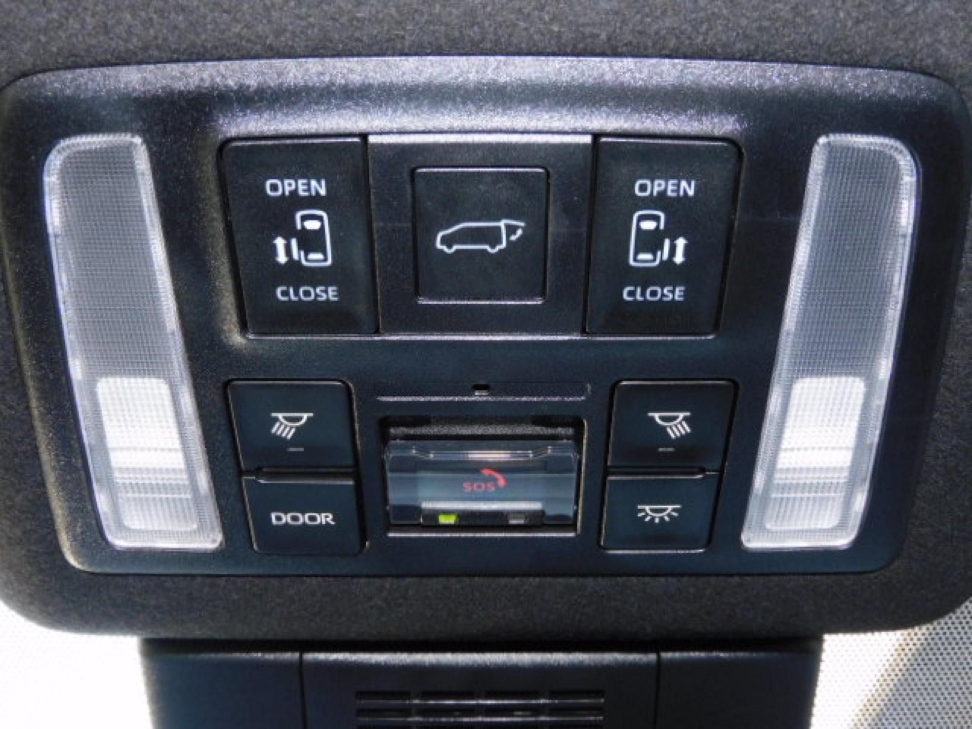 両側パワースライドドア、パワーバックドア（※）メーカーオプション快適利便パッケージHigh、ヘルプネットスイッチ