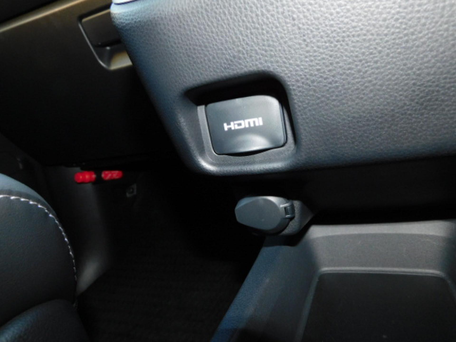 HDMI端子＋アクセサリーソケット（DC12V・120W/1個）