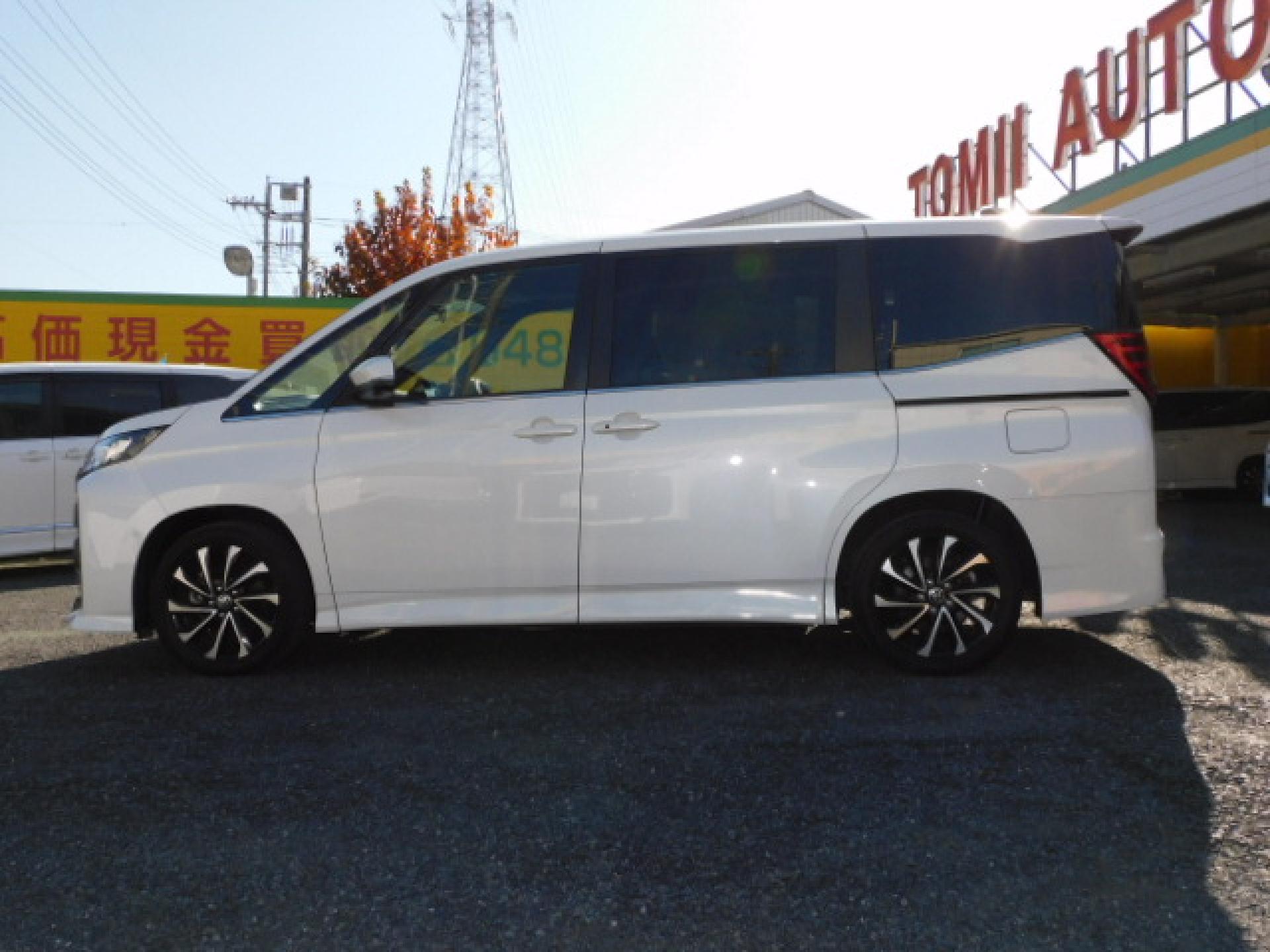 ホワイトパールクリスタルシャイン！ハンズフリーパワースライドドア（※）メーカーオプション快適利便パッケージHigh