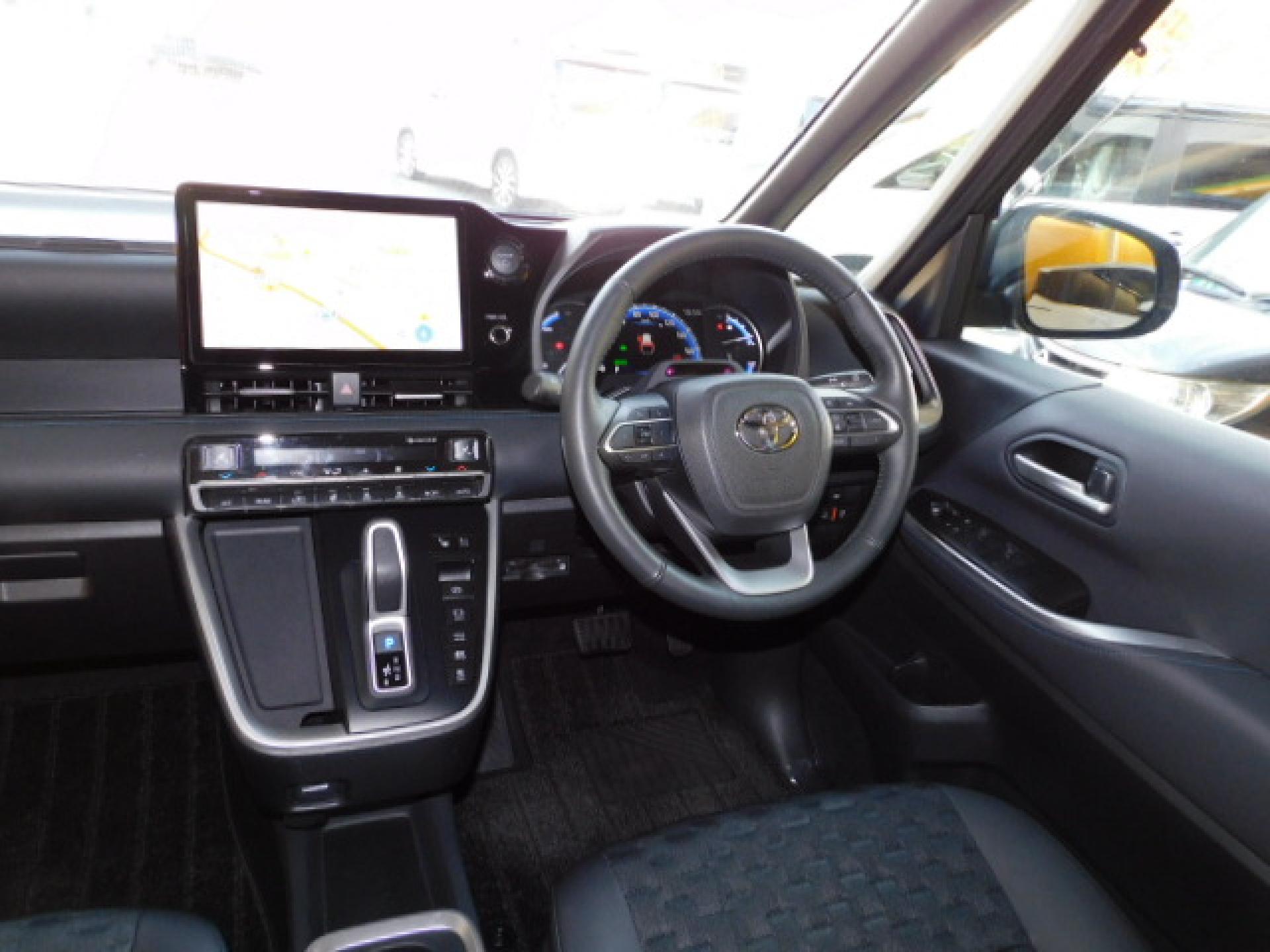 10.5インチディスプレイオーディオPlus&パノラミックビューモニター、カラーヘッドアップディスプレイ+デジタルインナーミラー(※)メーカーオプション ドライビングサポートパッケージ