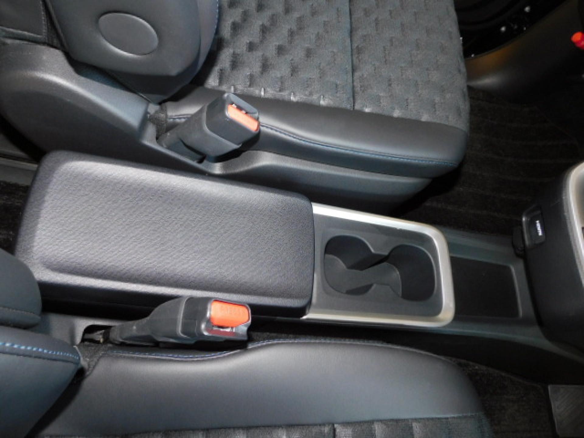 インパネ一体型センターコンソールボックス(アッパートレイ・カップホルダー×2・リアボックス付)