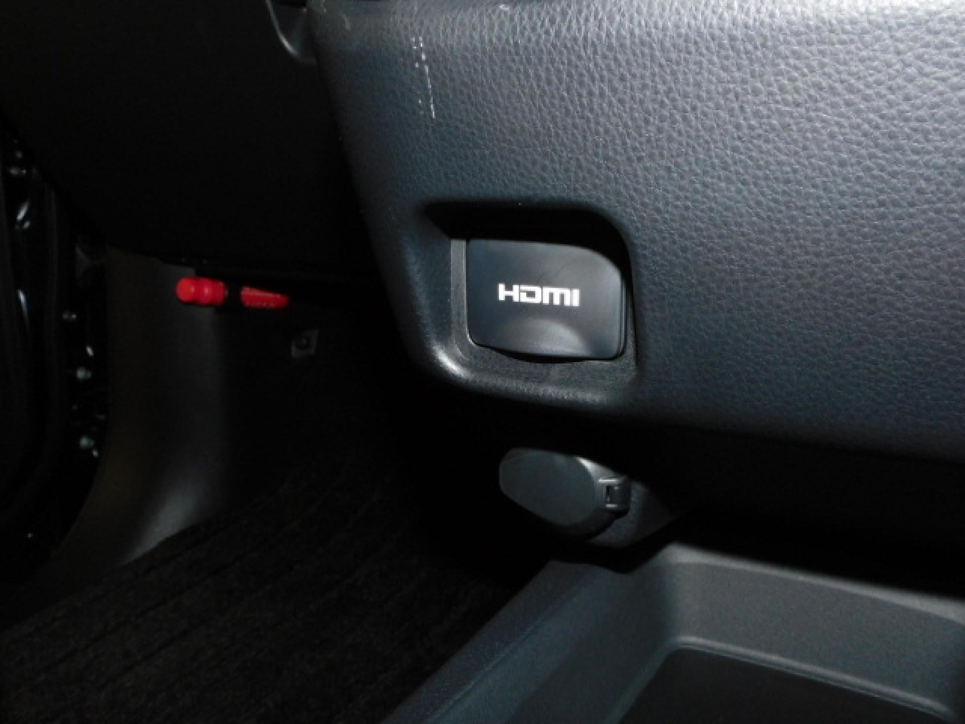 HDMI端子+アクセサリーソケット(DC12V・120W/1個)