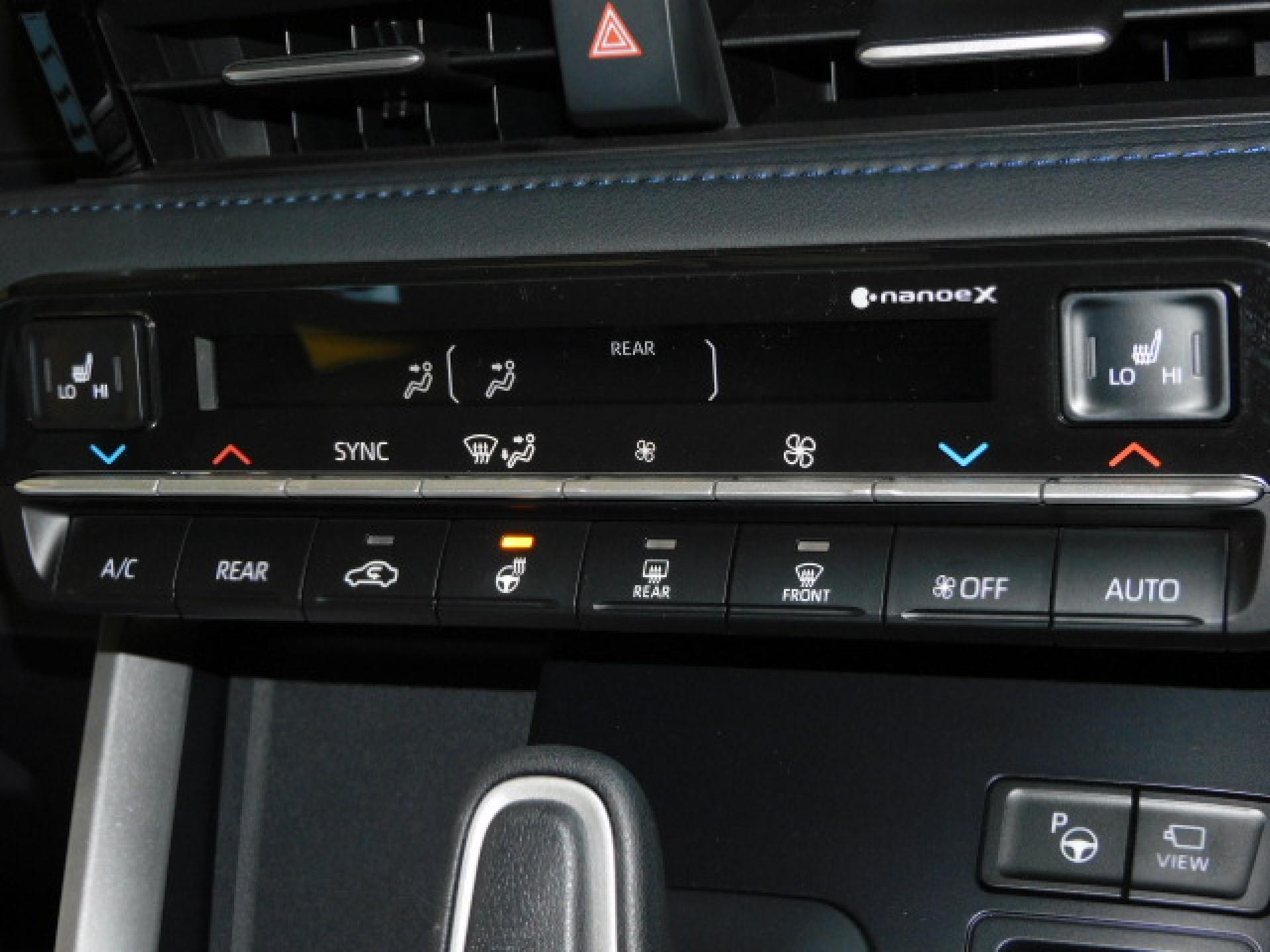 ナノイーX・ステアリングヒーター(※)メーカーオプション快適利便パッケージHigh