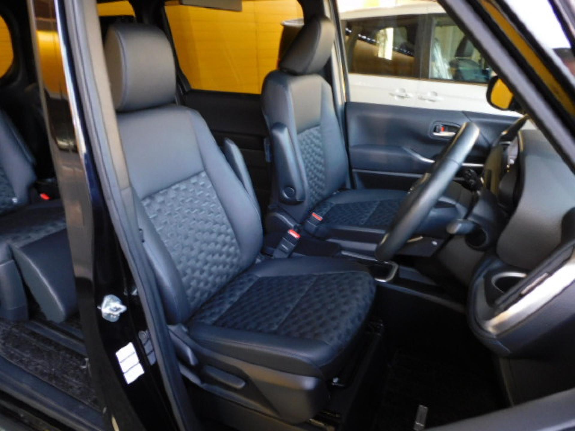 前席+2列目シートヒーター(※)メーカーオプション快適利便パッケージHigh