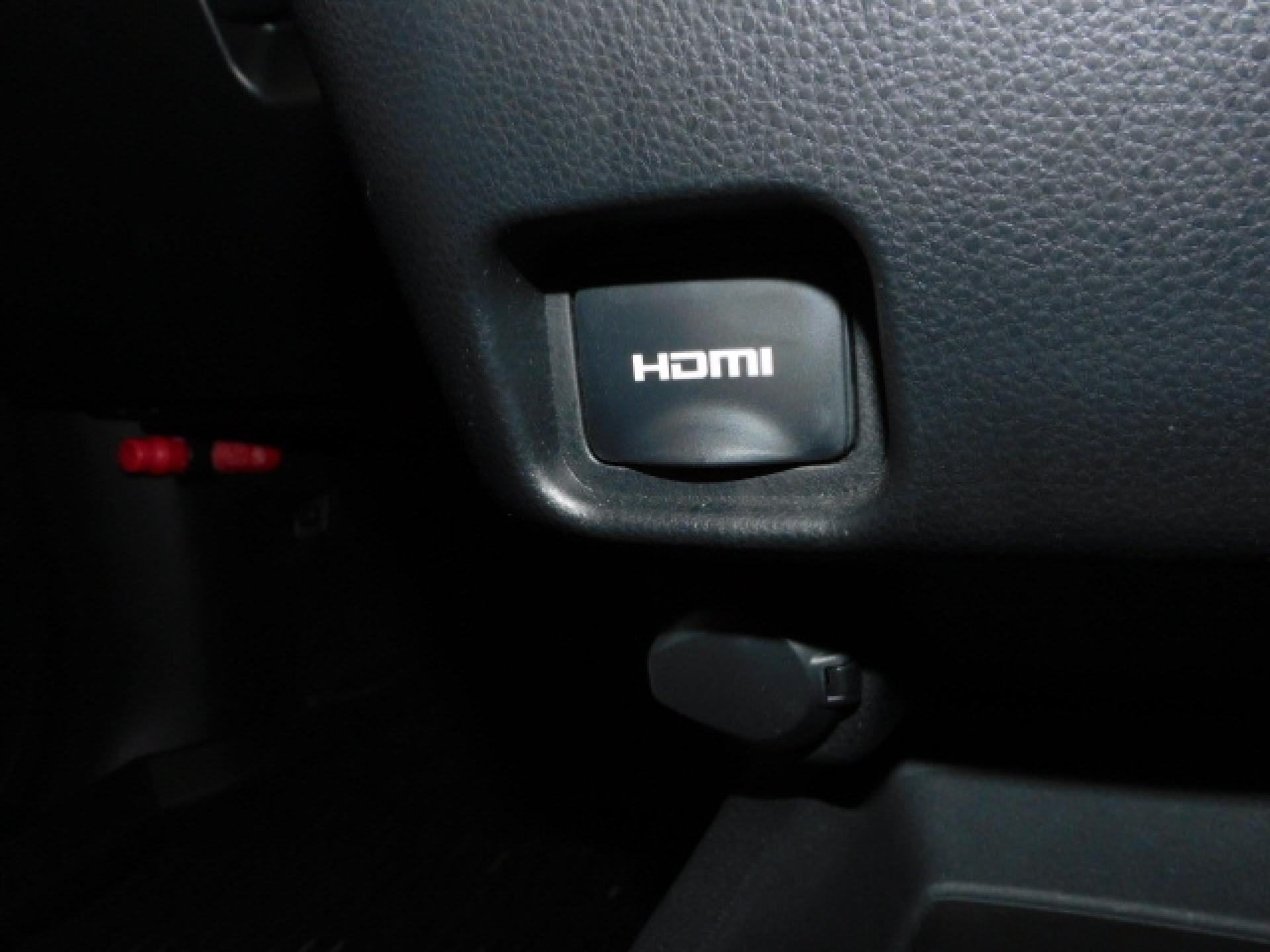 HDMI端子+アクセサリーソケット(DC12V・120W/1個)