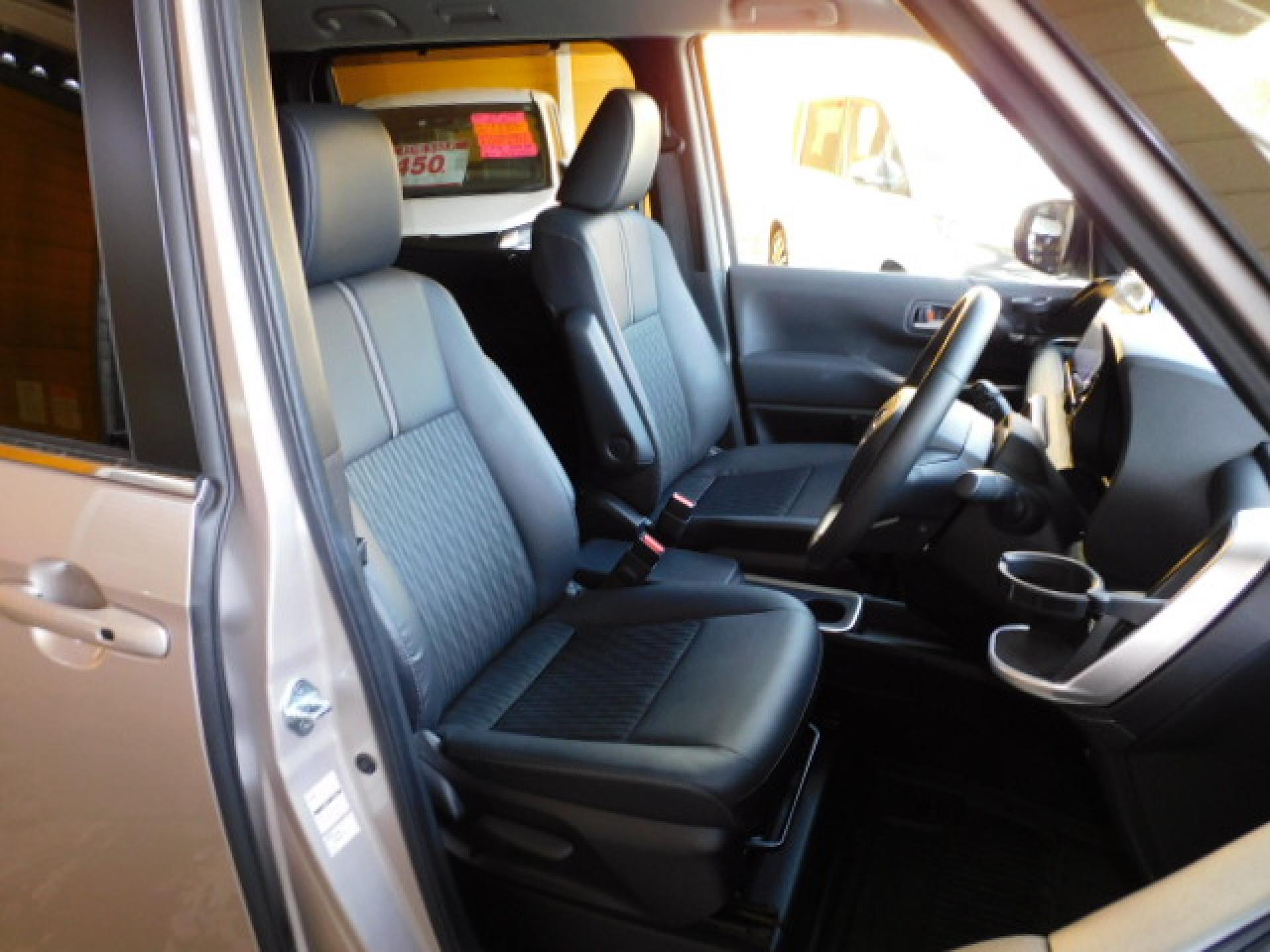 前席+2列目シートヒーター(※)メーカーオプション快適利便パッケージHigh